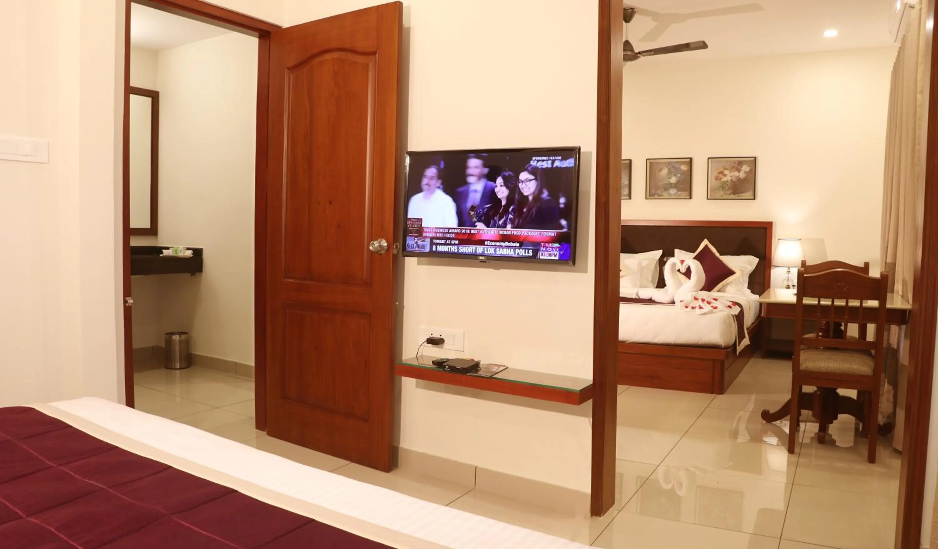 TV and multimedia, Bed in Bhasuri Inn Guruvayoor