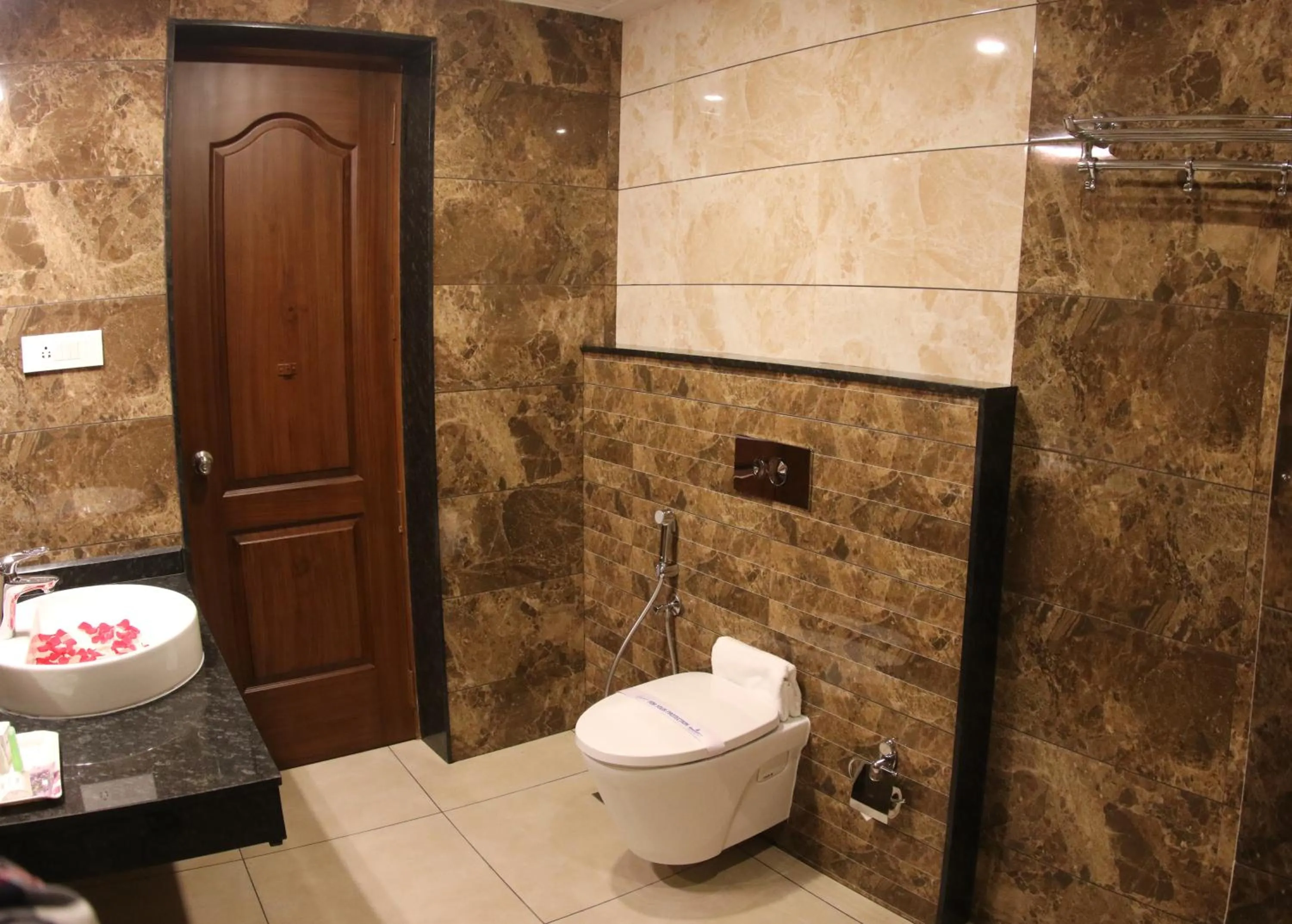 Toilet in Bhasuri Inn Guruvayoor