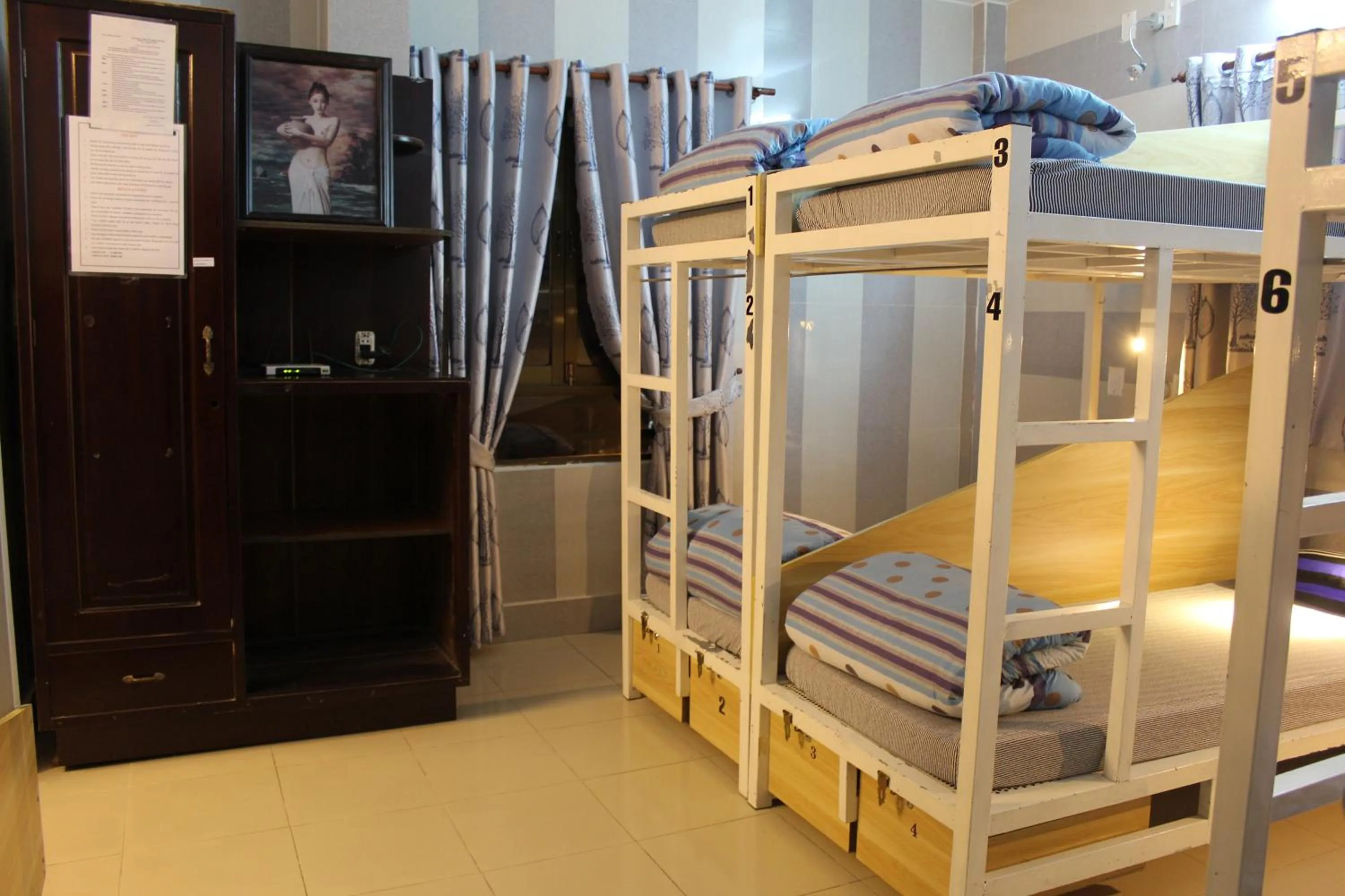 Property building, Bed in DaLat Sky Hostel