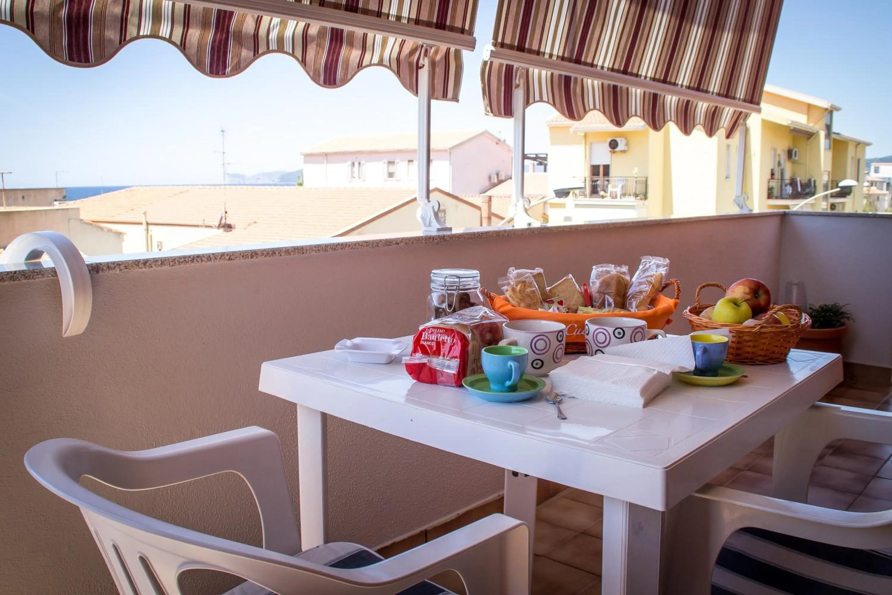 Food and drinks in White Beach