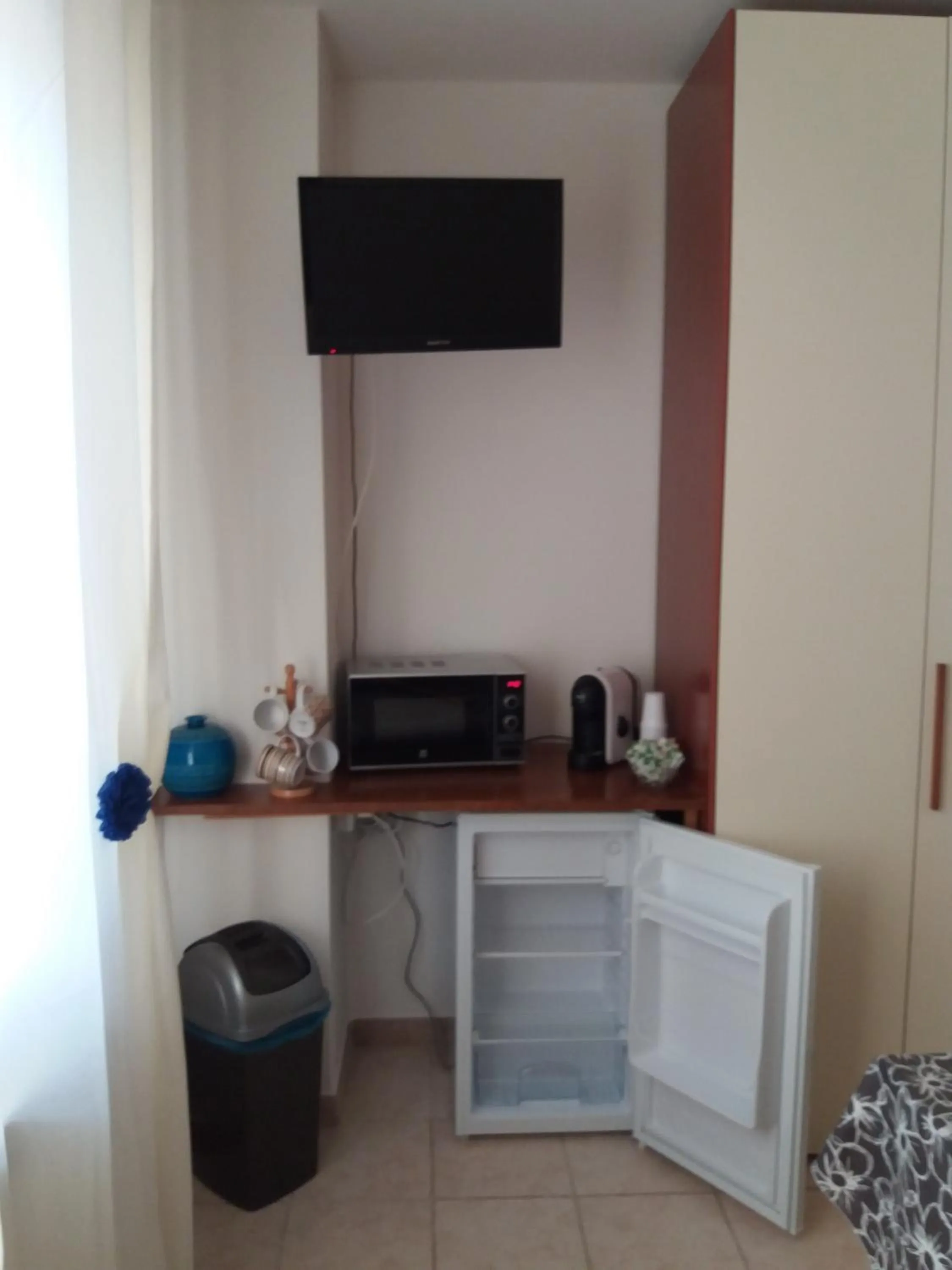 Coffee/tea facilities in White Beach