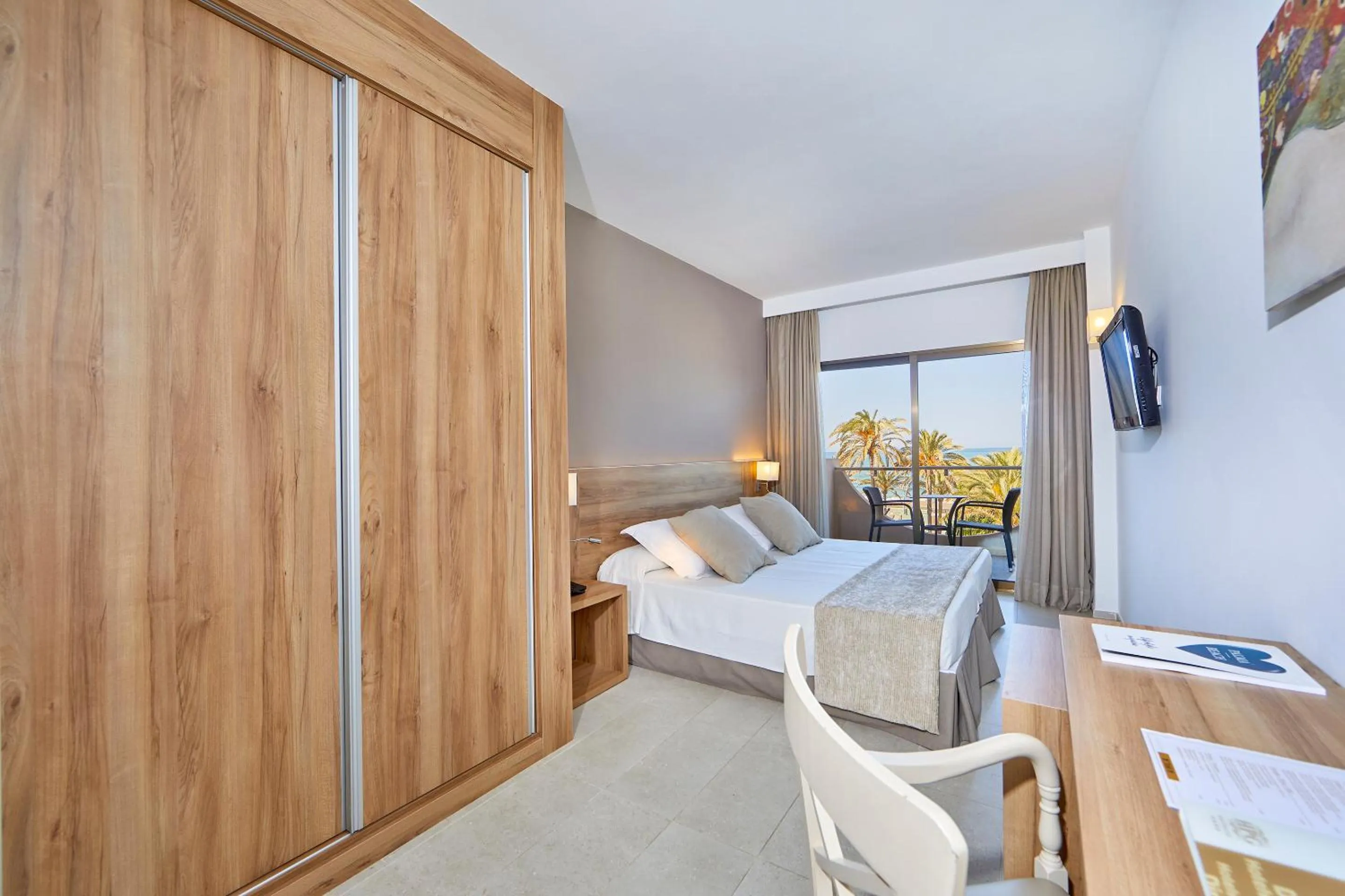 Bedroom, Bed in Hotel Playa Golf - Adults Only