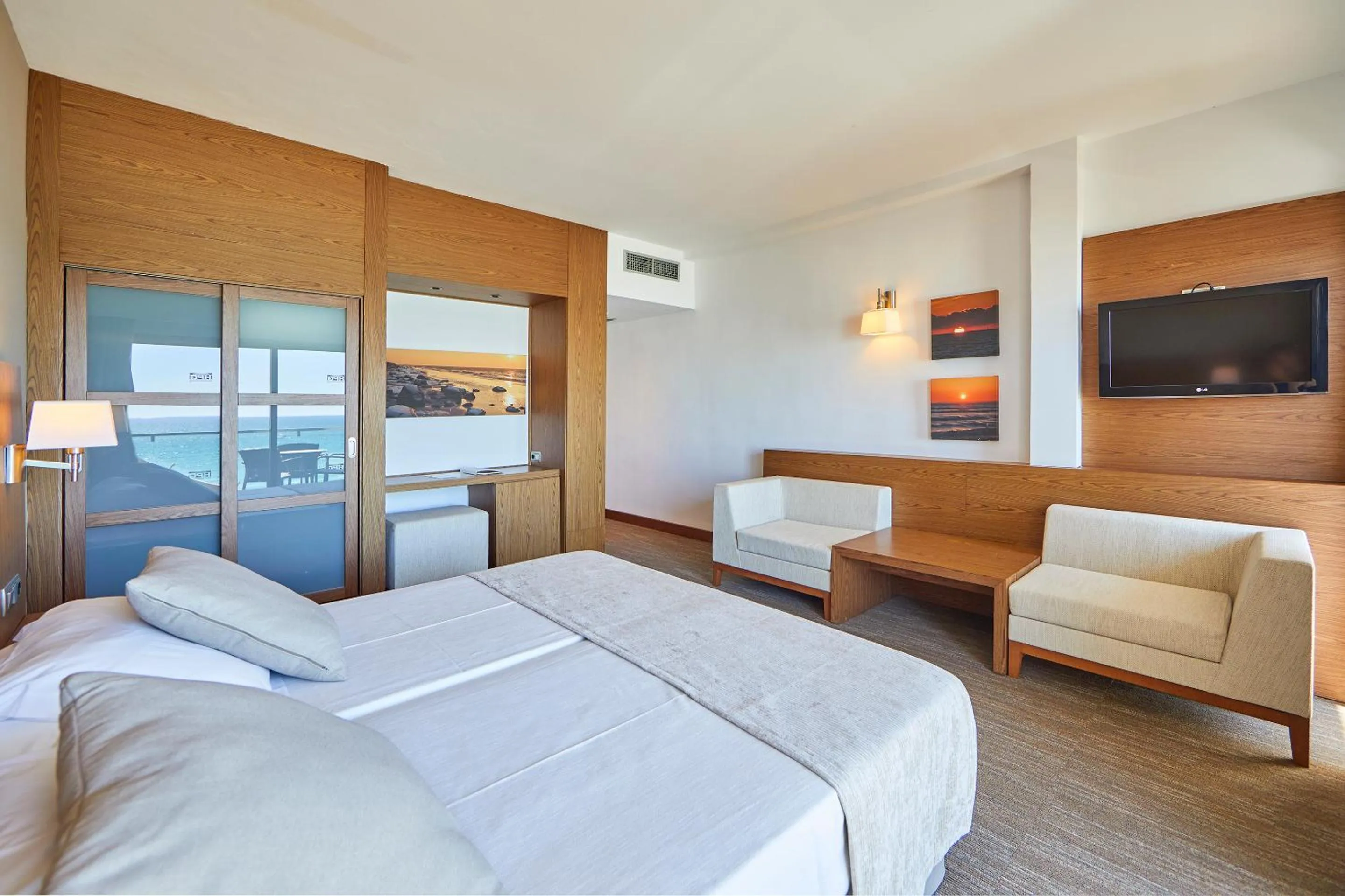 Photo of the whole room, Bed in Hotel Playa Golf - Adults Only