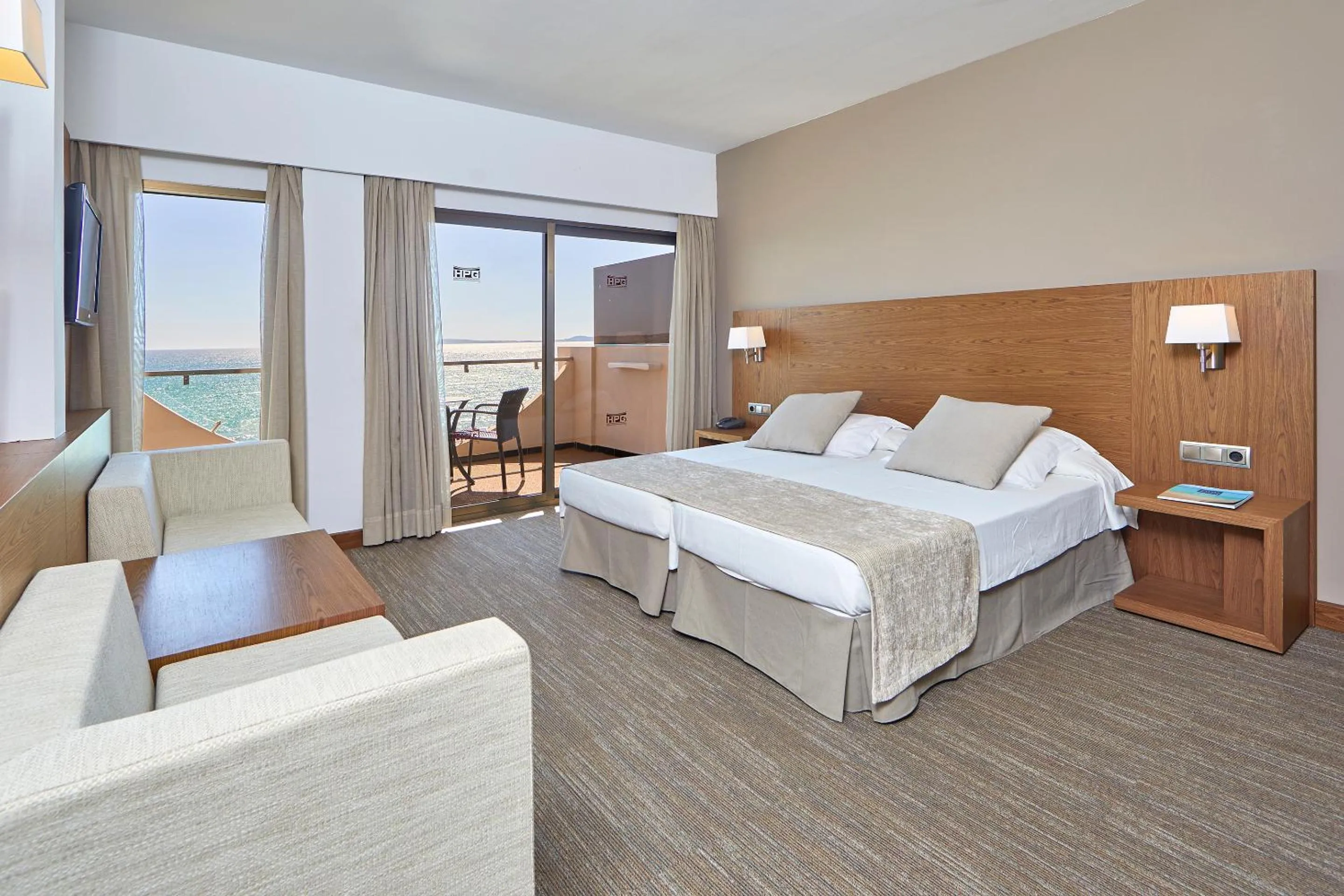 Photo of the whole room, Bed in Hotel Playa Golf - Adults Only