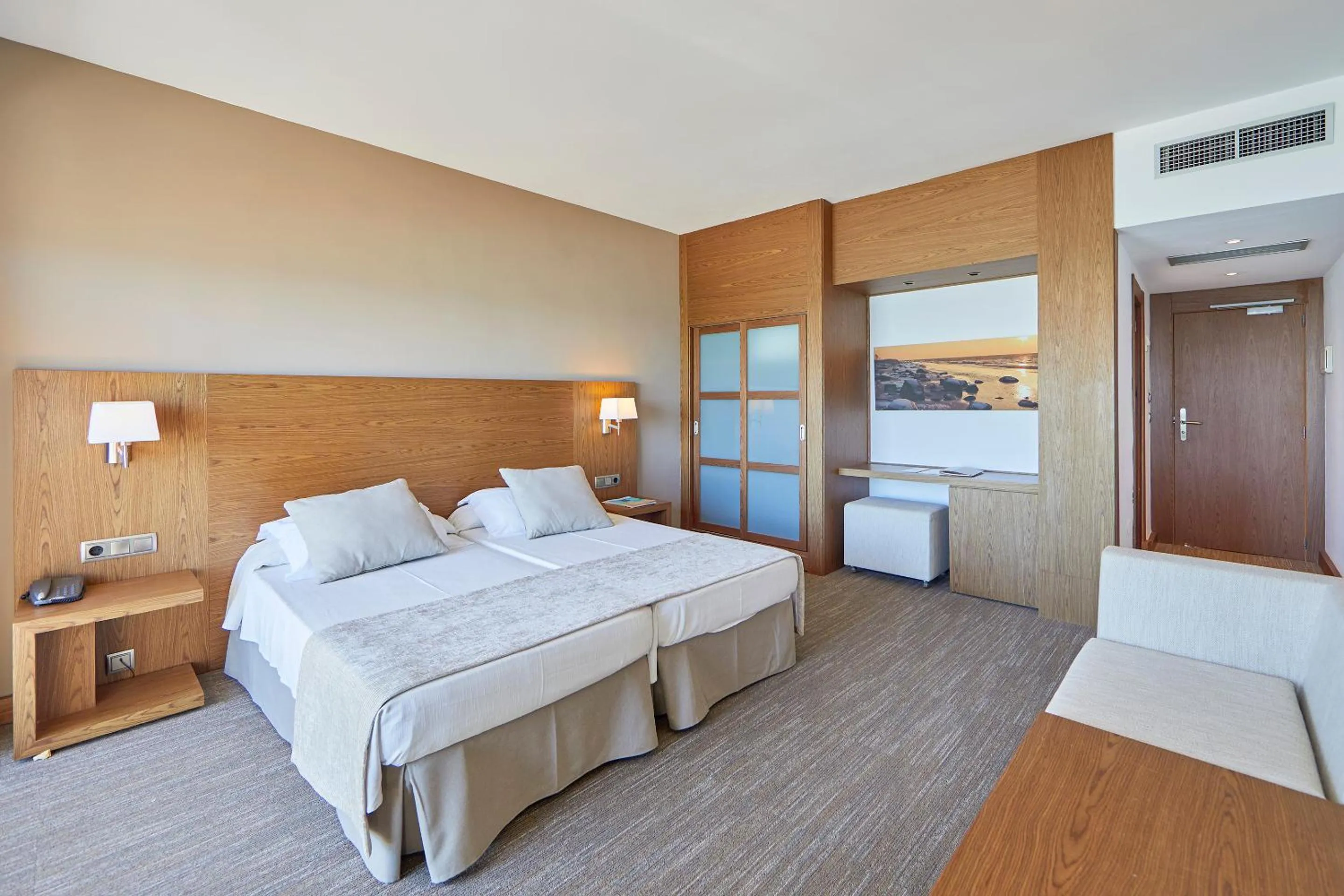 Bedroom, Bed in Hotel Playa Golf - Adults Only