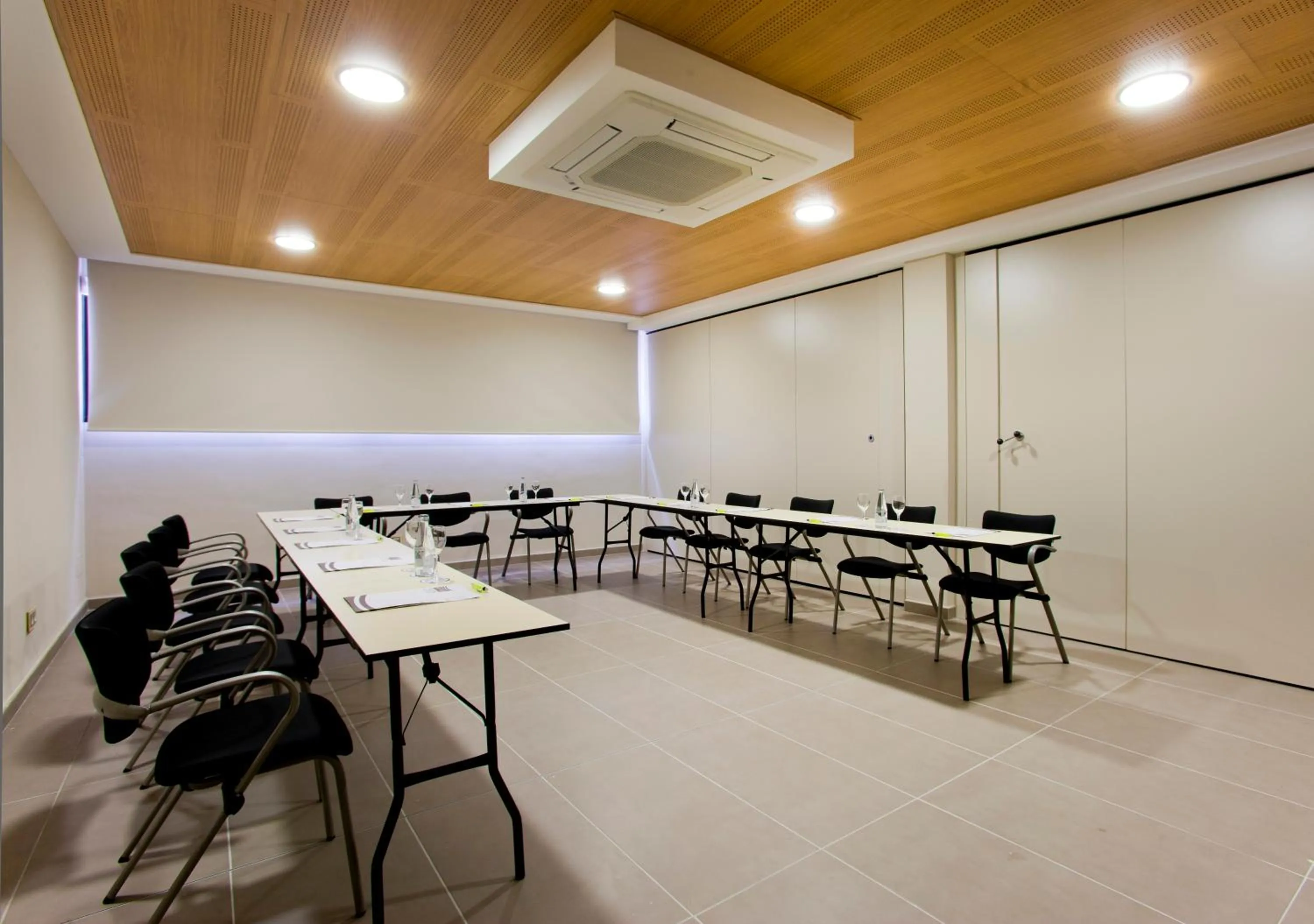 Business facilities in Hotel Playa Golf - Adults Only