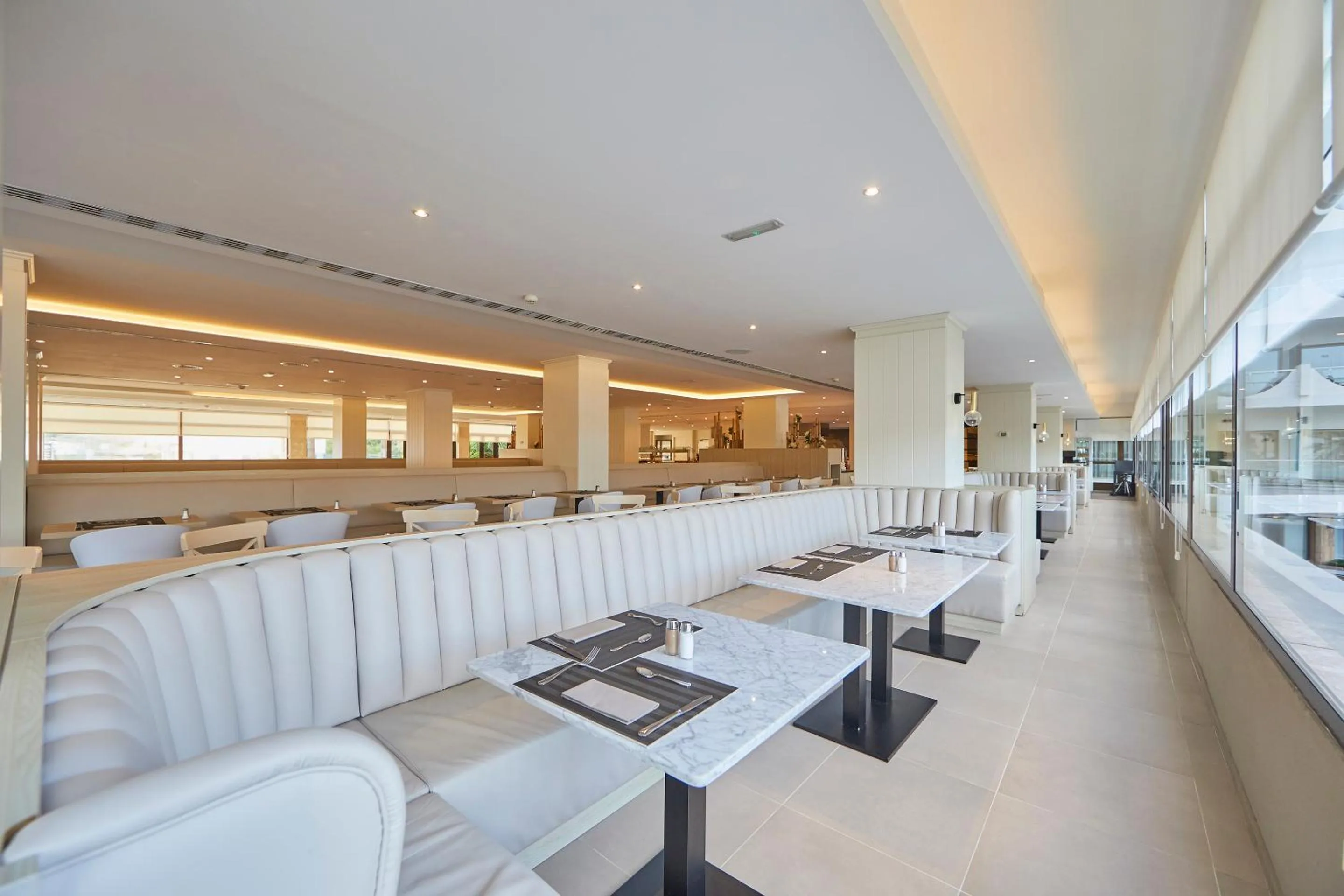 Restaurant/places to eat in Hotel Playa Golf - Adults Only