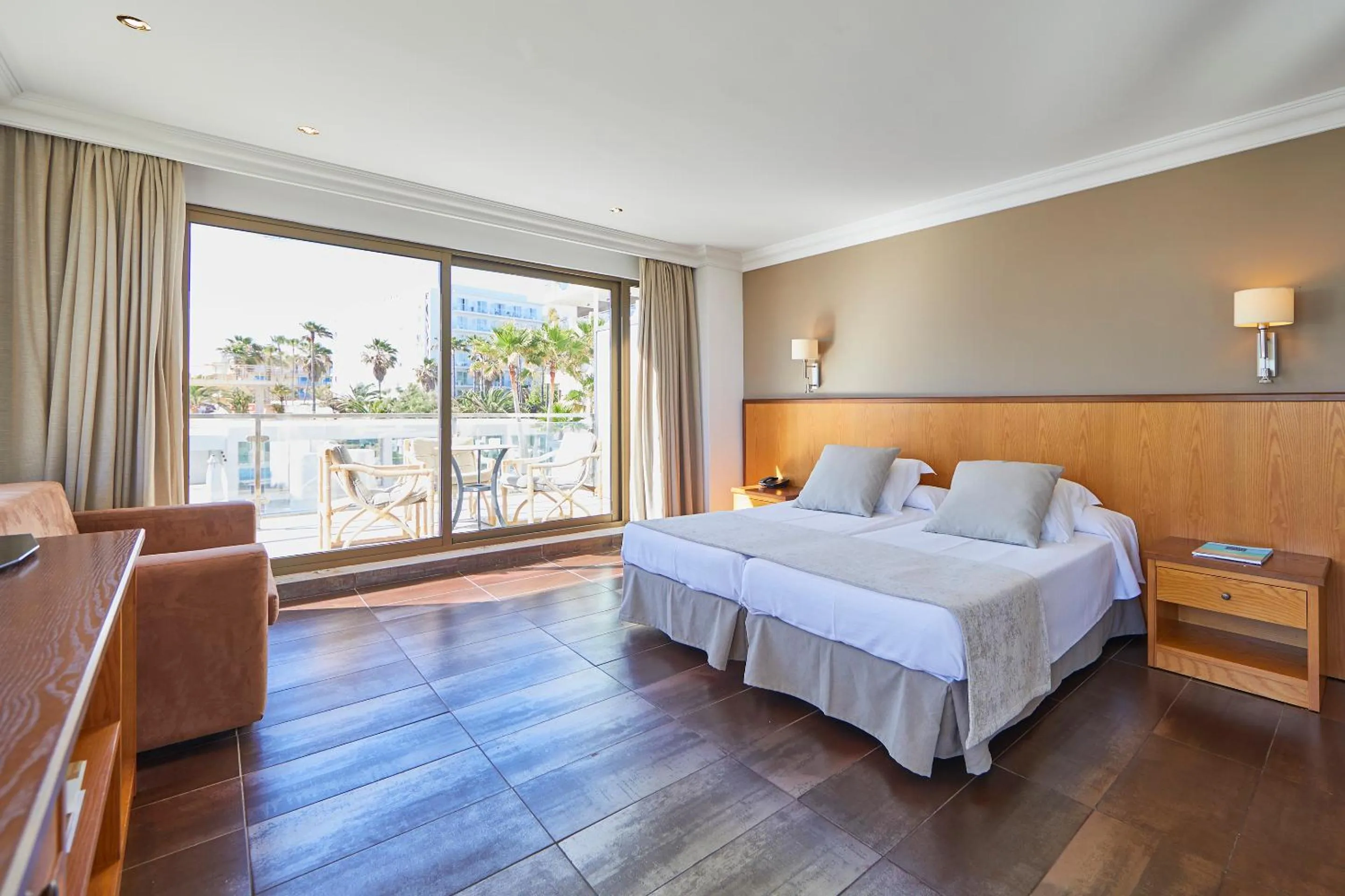 Bed in Hotel Playa Golf - Adults Only
