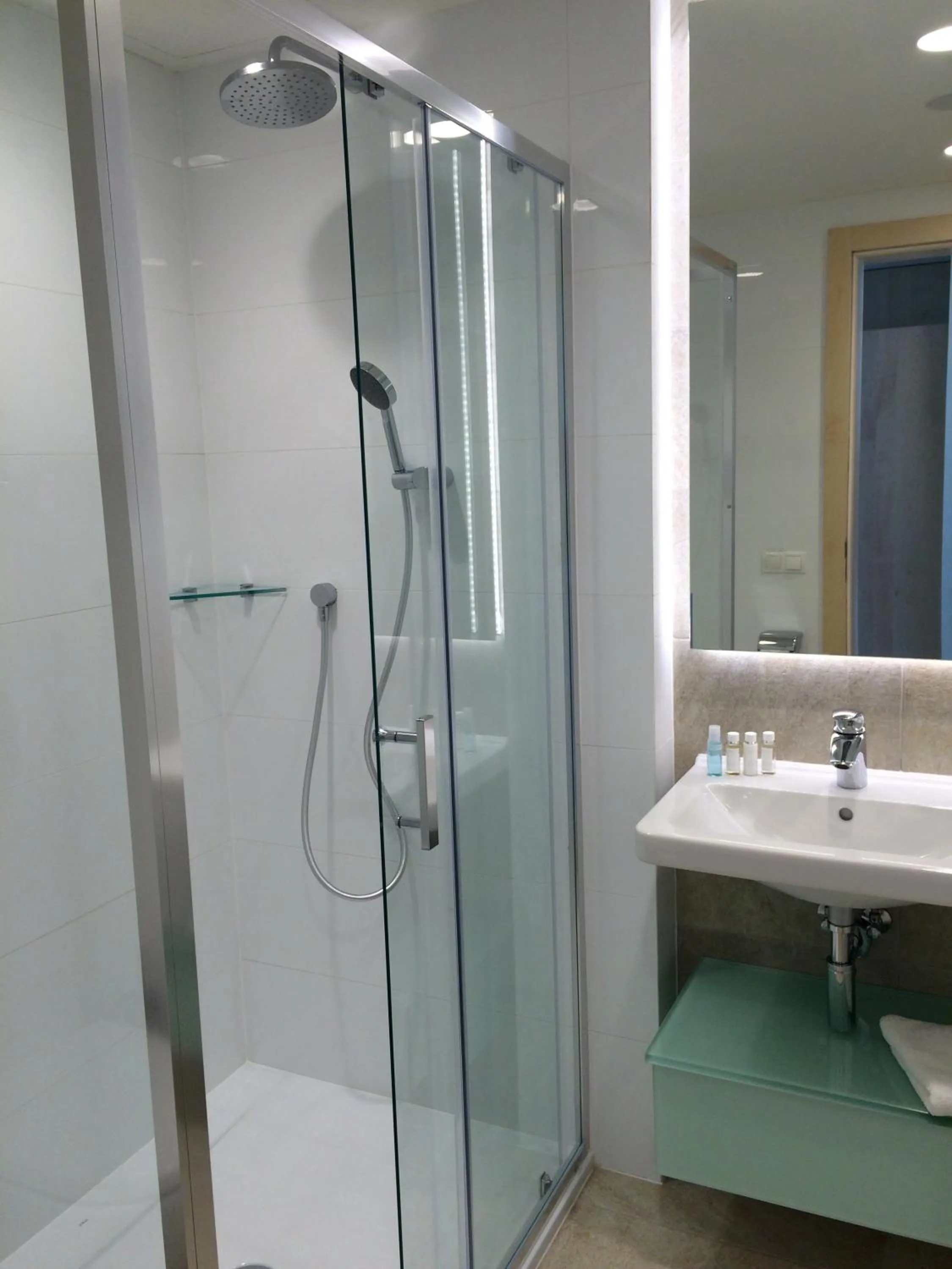 Shower in Hotel Erwin Junker