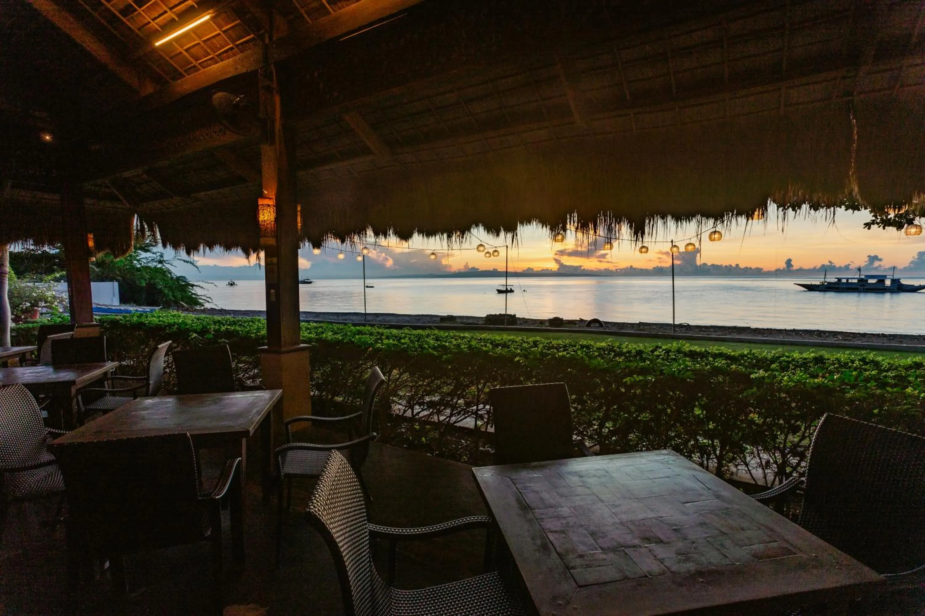 Restaurant/places to eat in Azure Dive Resort