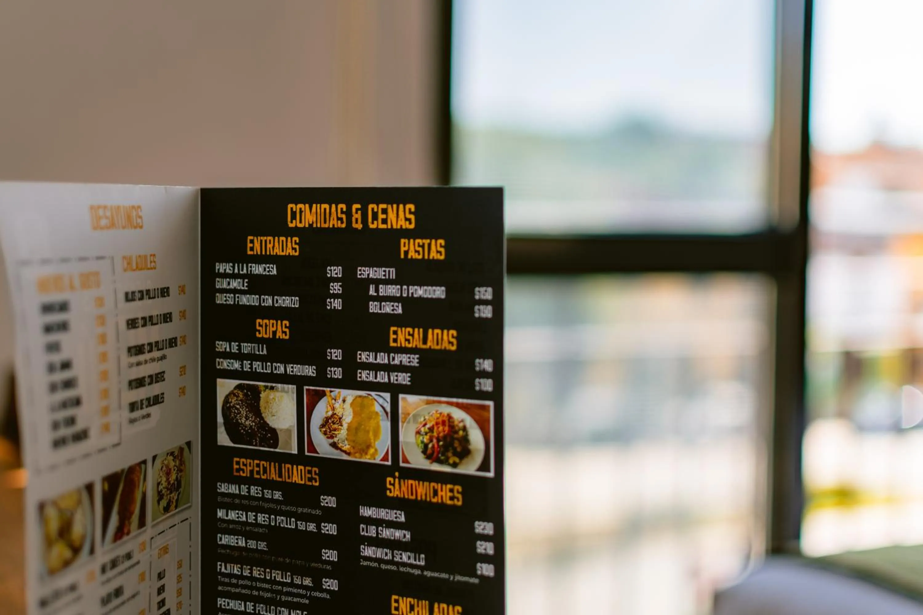 Restaurant/places to eat in Hotel La Estación