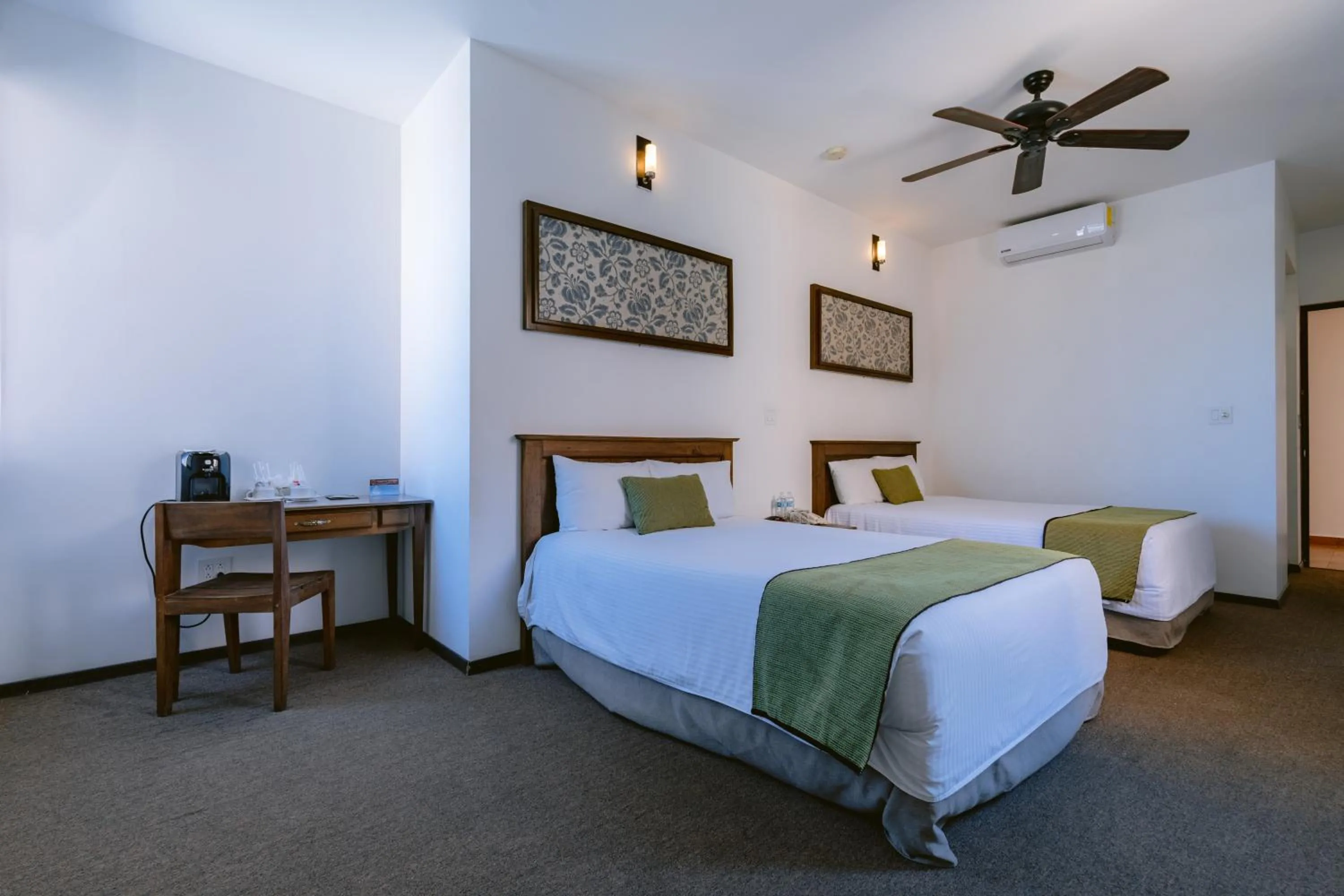 Photo of the whole room, Bed in Hotel La Estación