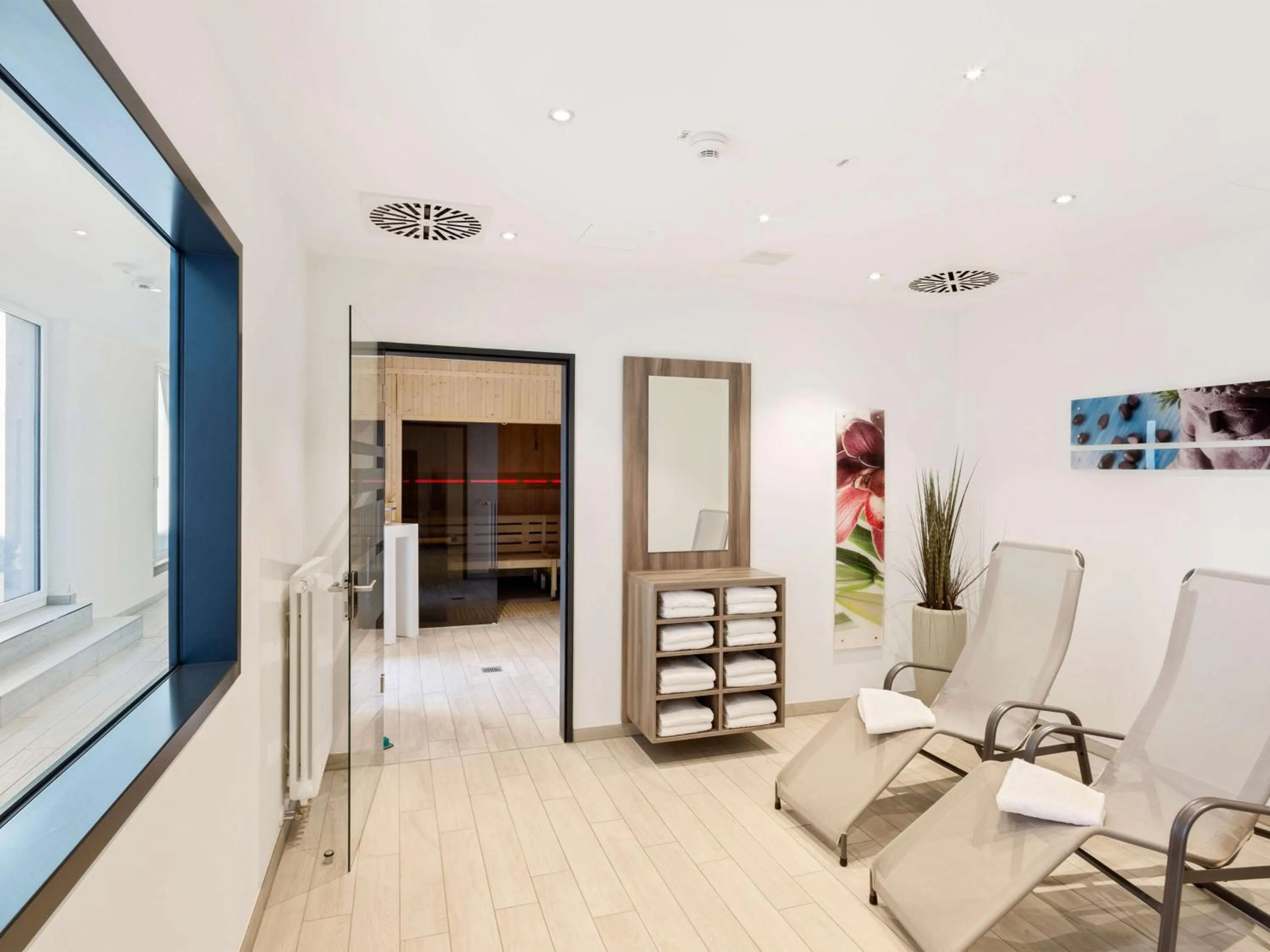 Spa and wellness centre/facilities in Park Inn by Radisson Neumarkt