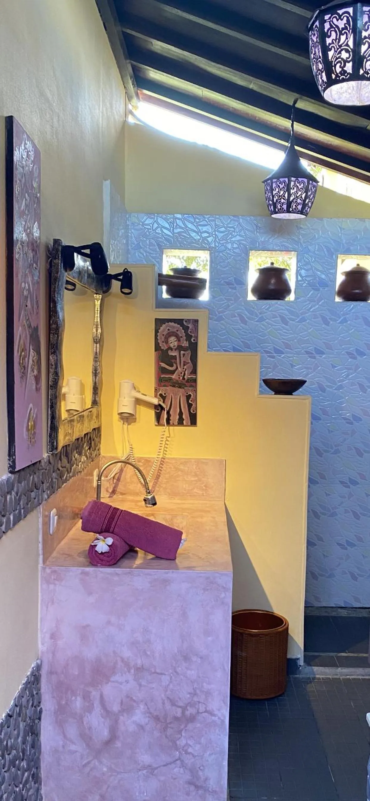 Shower in Villa Anjing 2