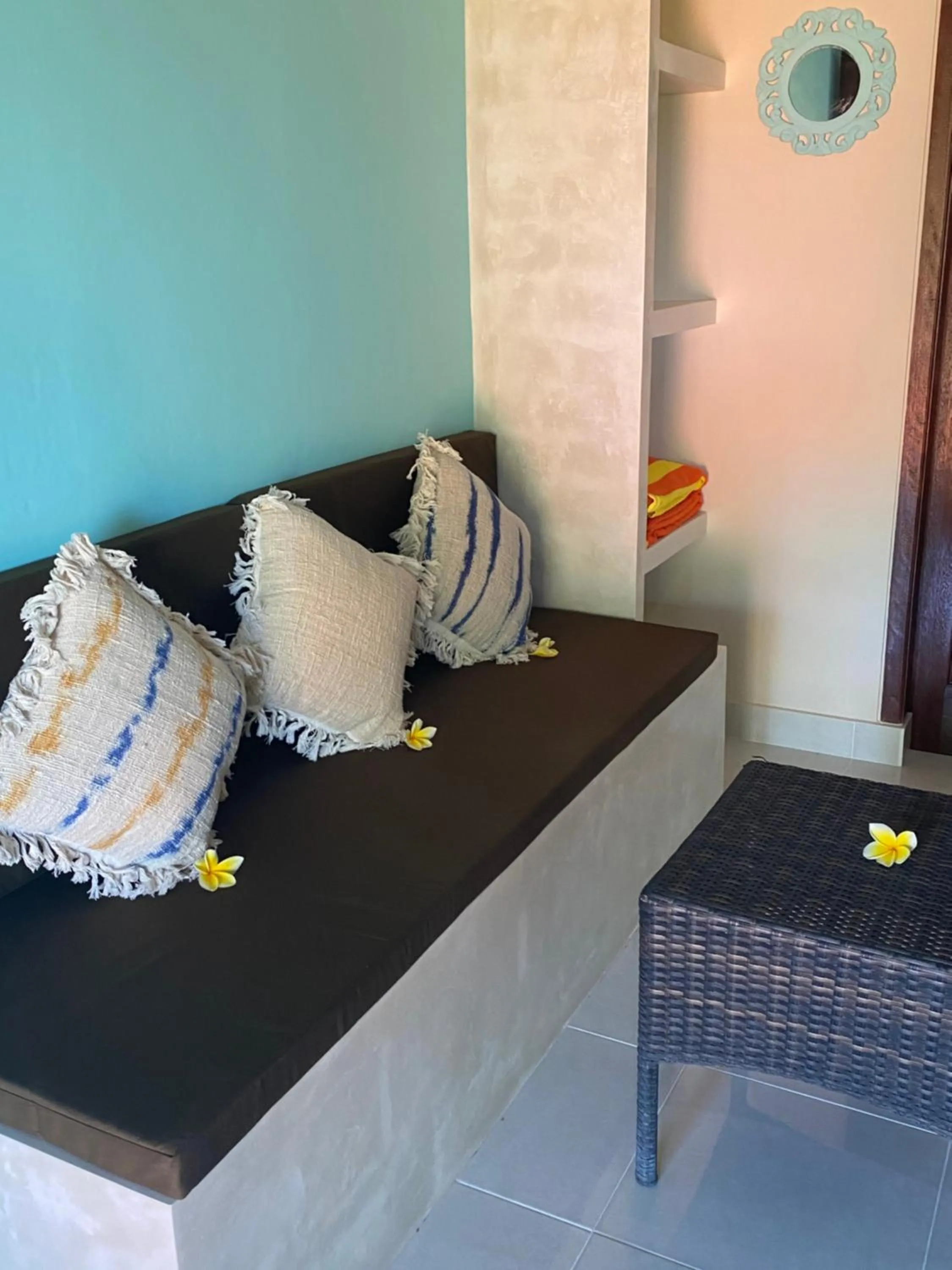 Living room, Bed in Villa Anjing 2