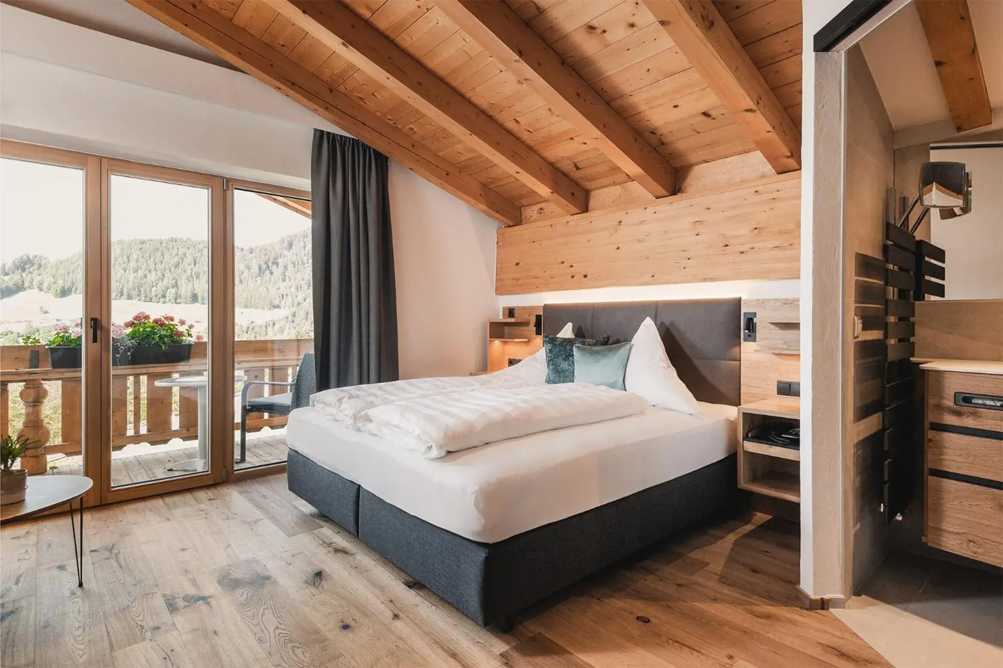 Triple Room with Balcony in Hotel Garni Hubertushof Triple Room with Balcony in Hotel Garni Hubertushof