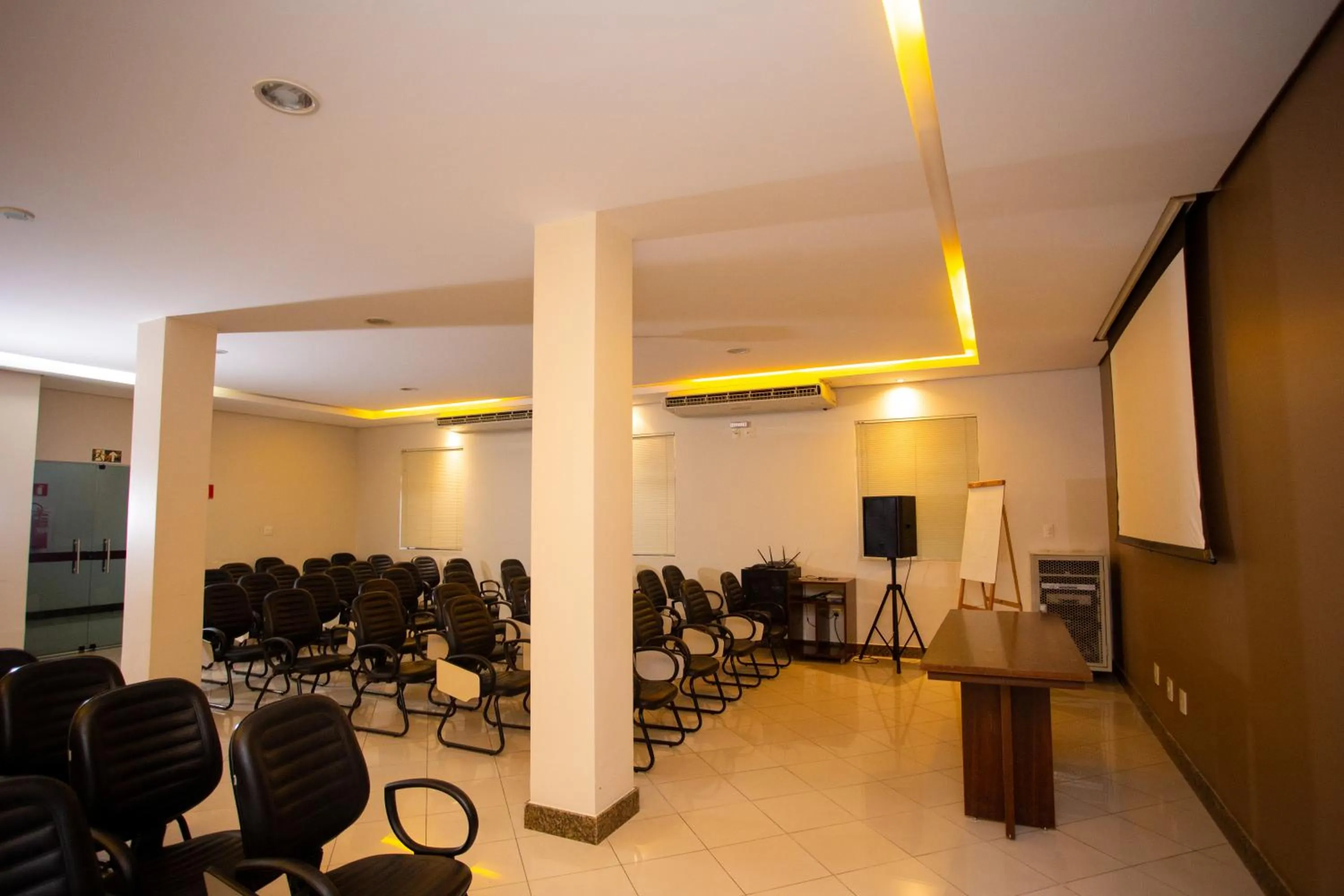 Meeting/conference room in Benvenuto Palace Hotel