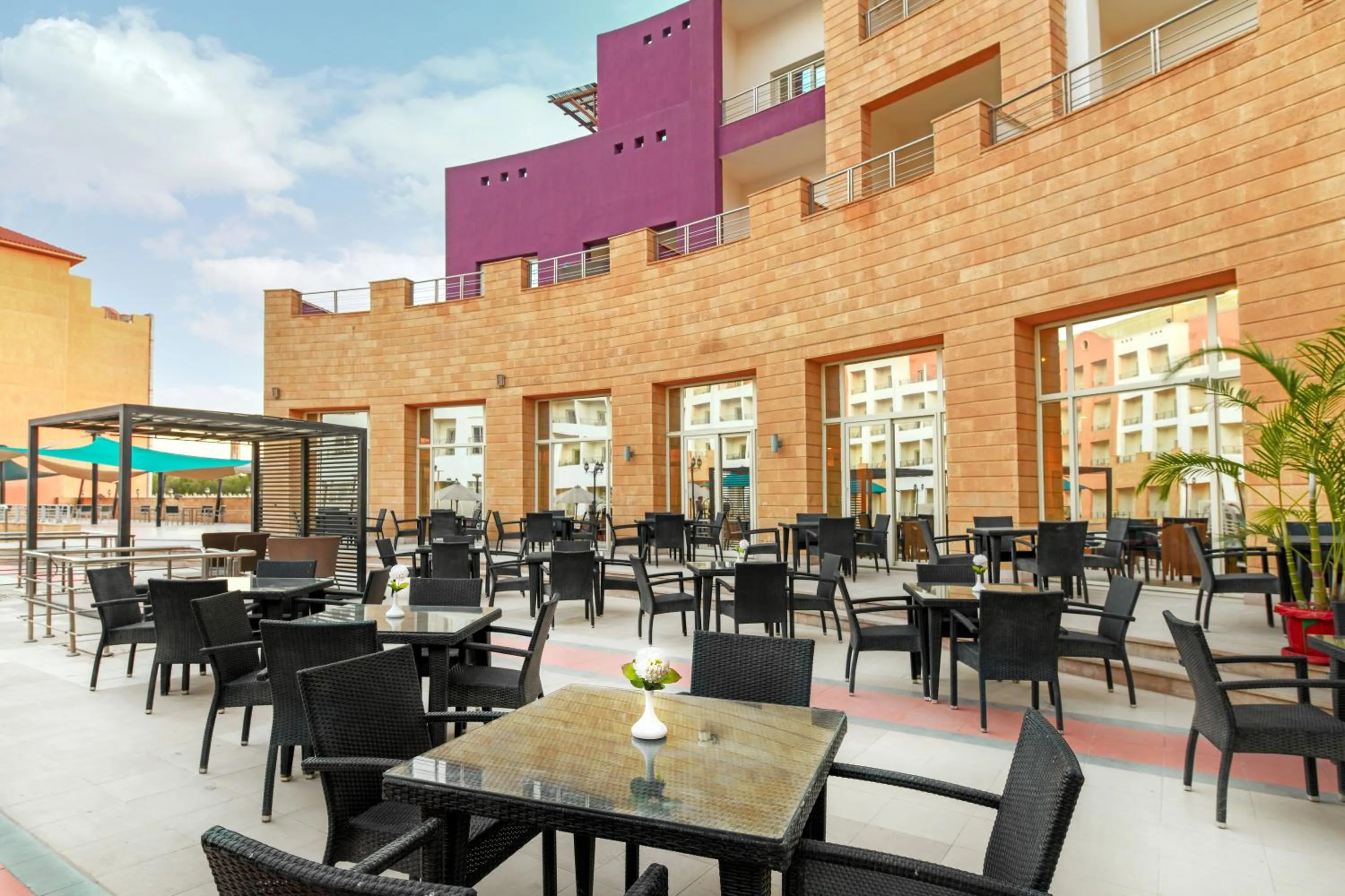 Restaurant/places to eat in Tolip Family Park Hotel