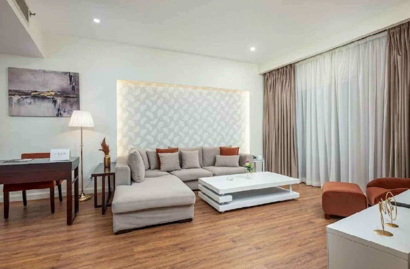 Living room, Bed in Tolip Family Park Hotel