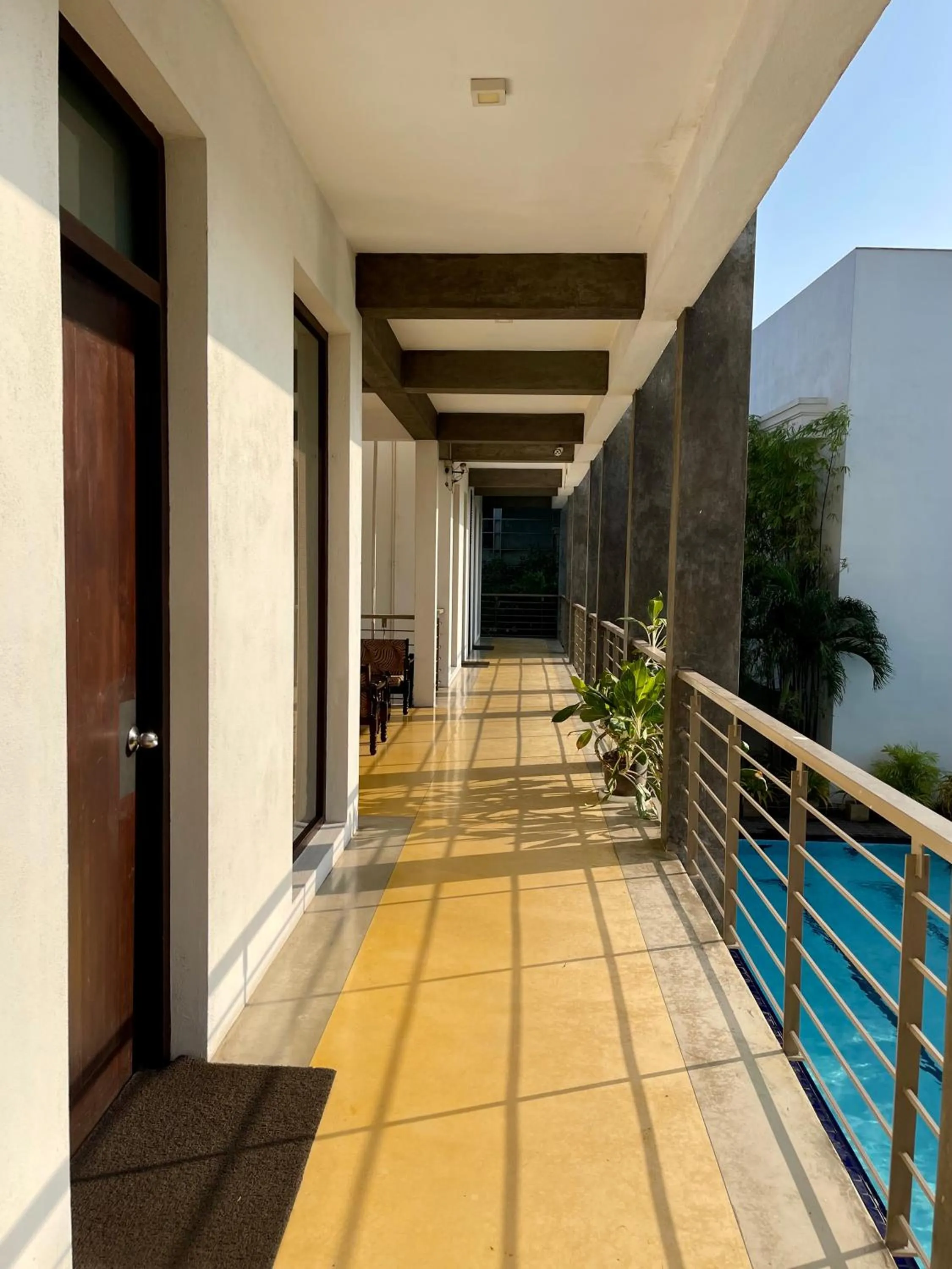 Pool view in Olanro Hotel Negombo