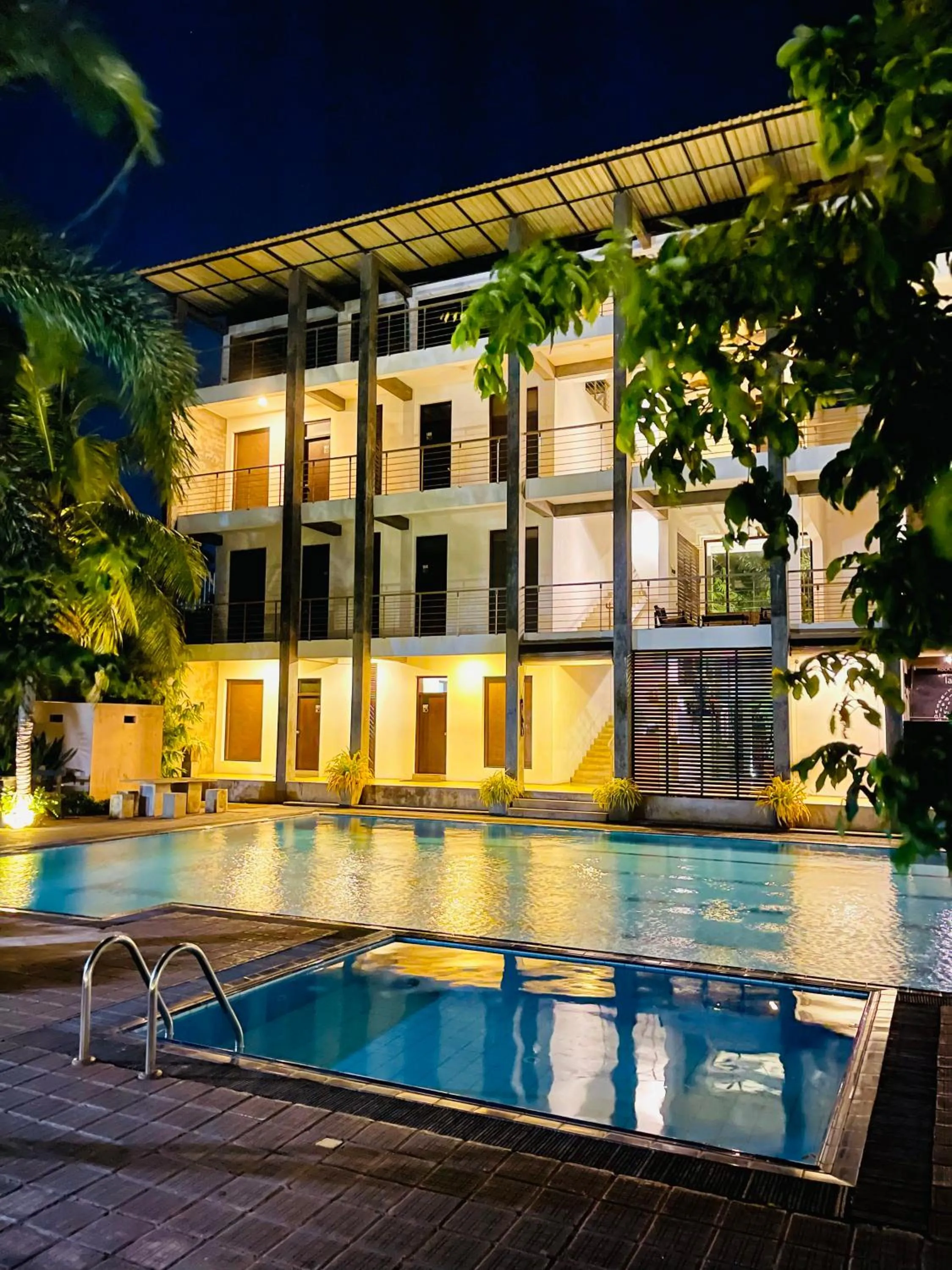 Property building in Olanro Hotel Negombo