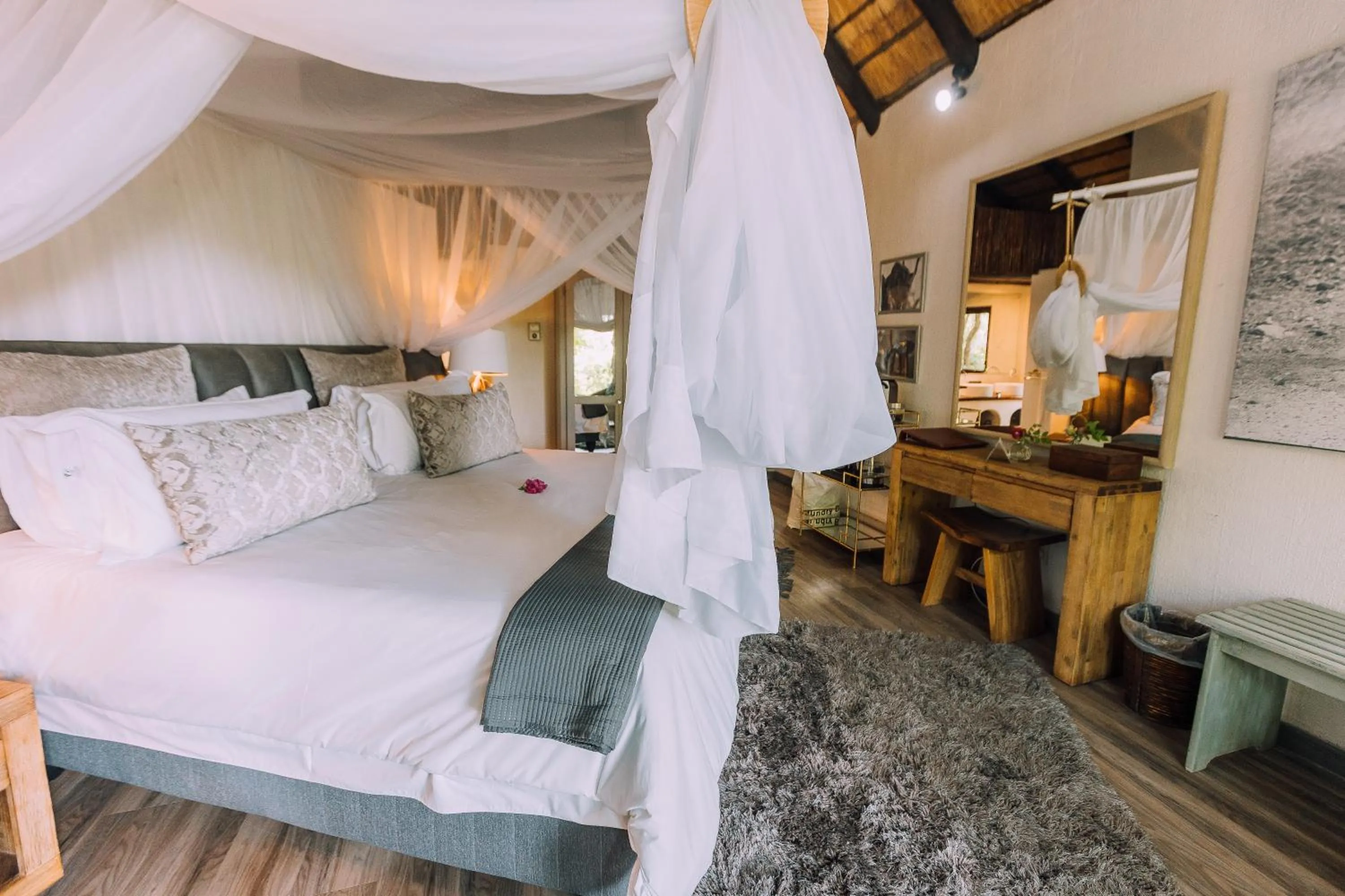 Double or Twin Room with View in Karongwe - Kuname Safari Lodge