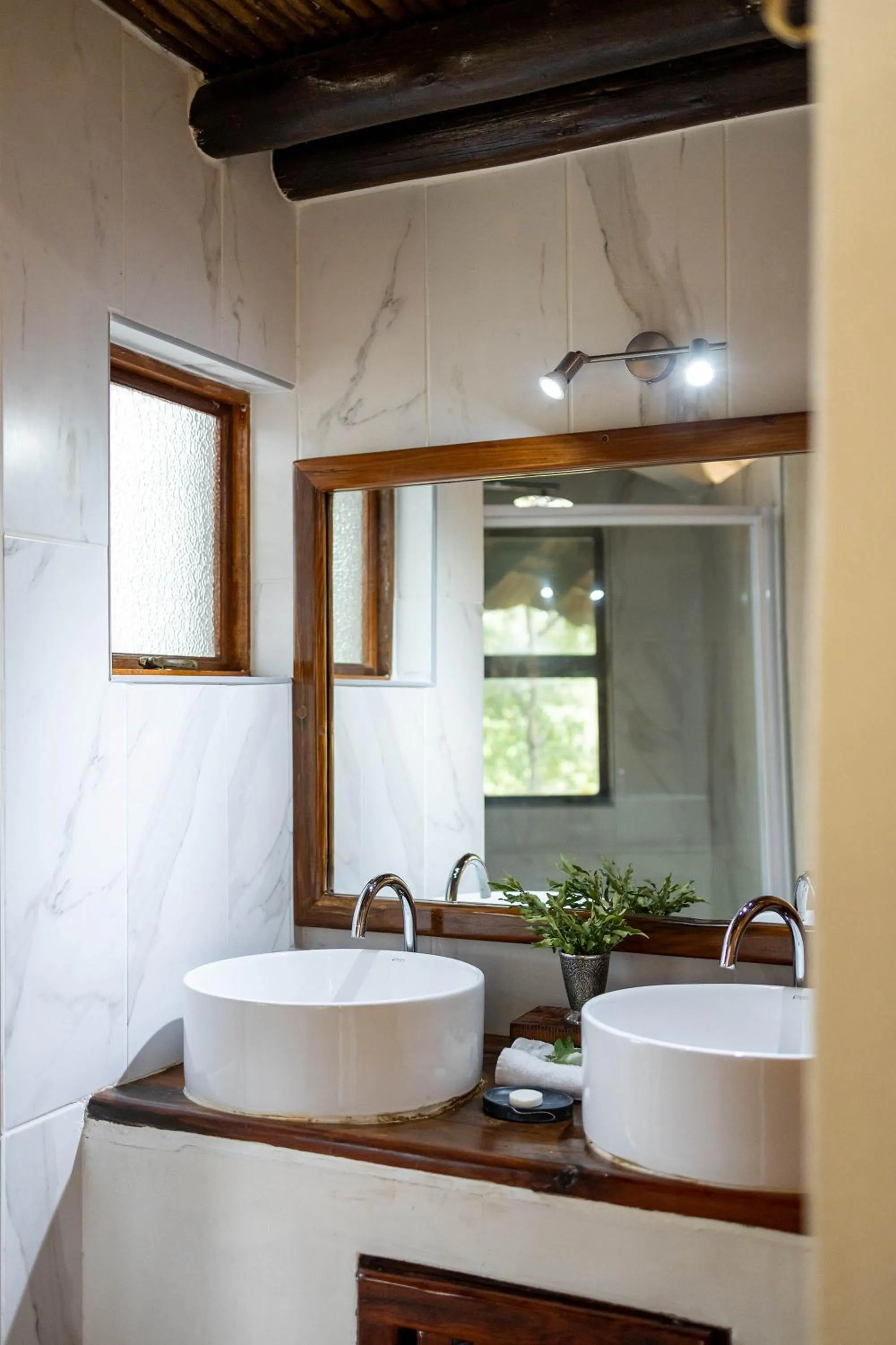 Shower in Karongwe - Kuname Safari Lodge