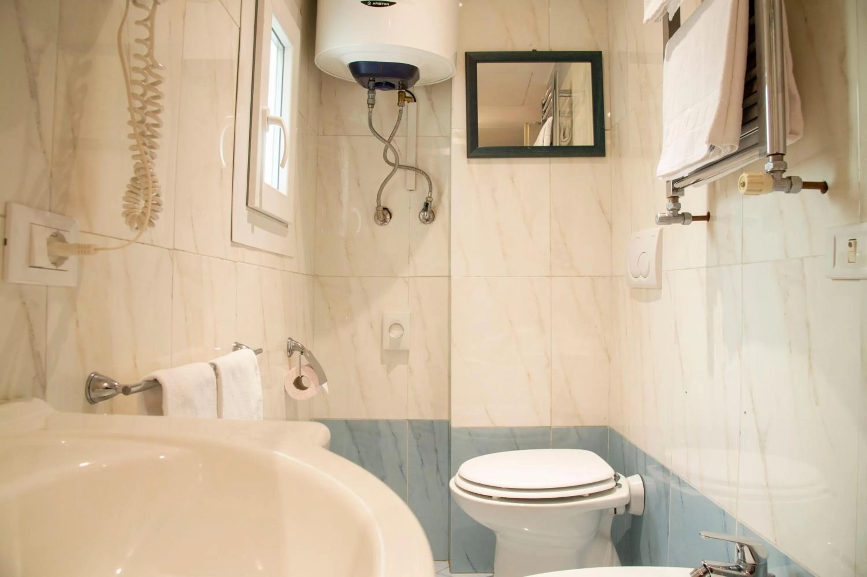 Bathroom in Domus Napoleone