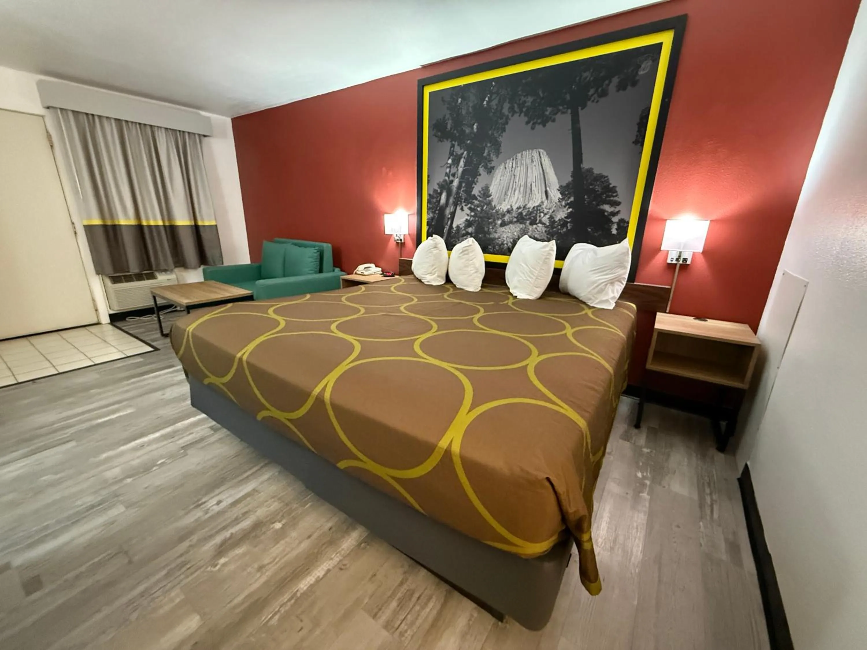 Photo of the whole room, Bed in Super 8 by Wyndham Newcastle