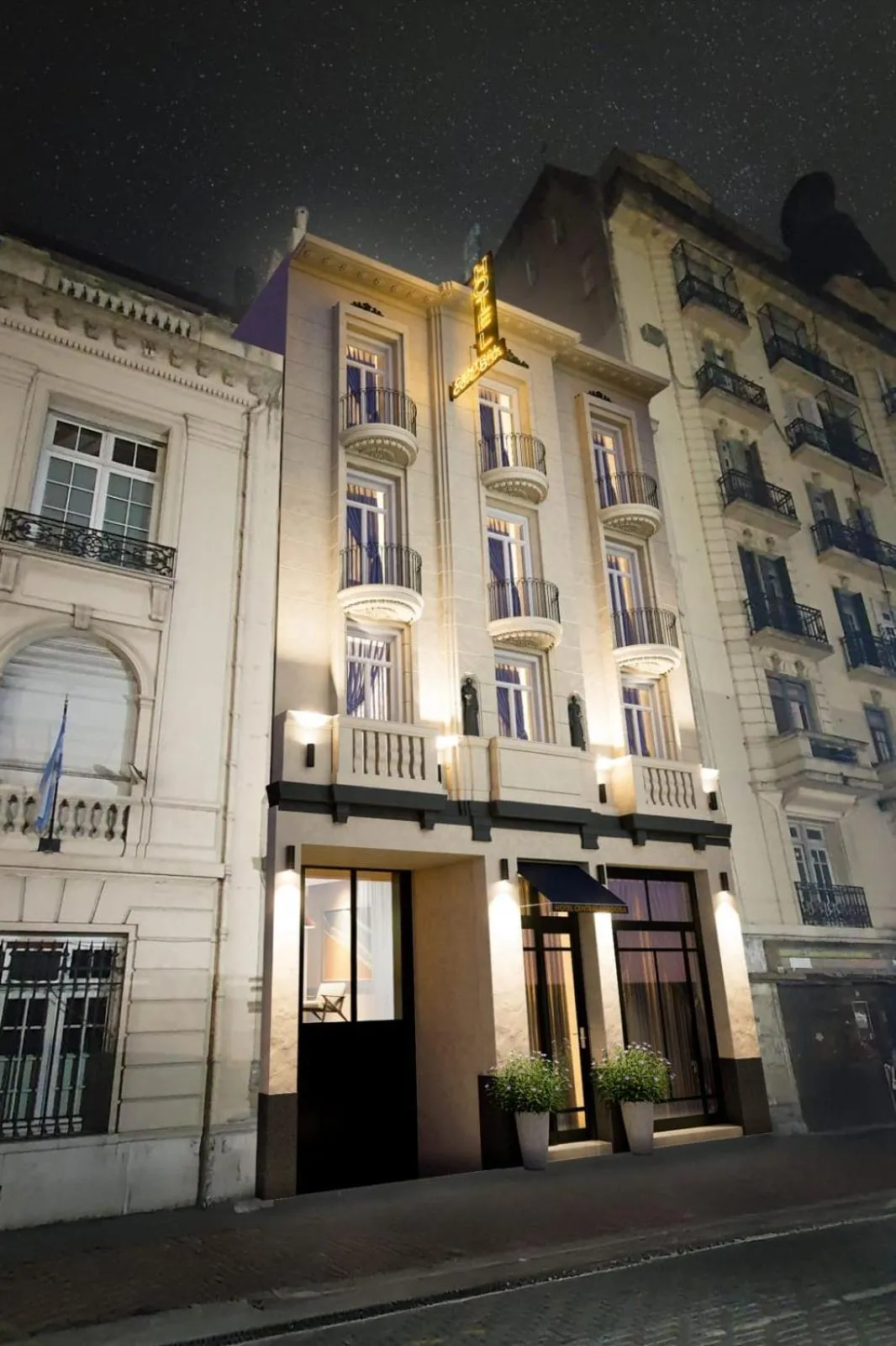 Property building in Up Central Córdoba