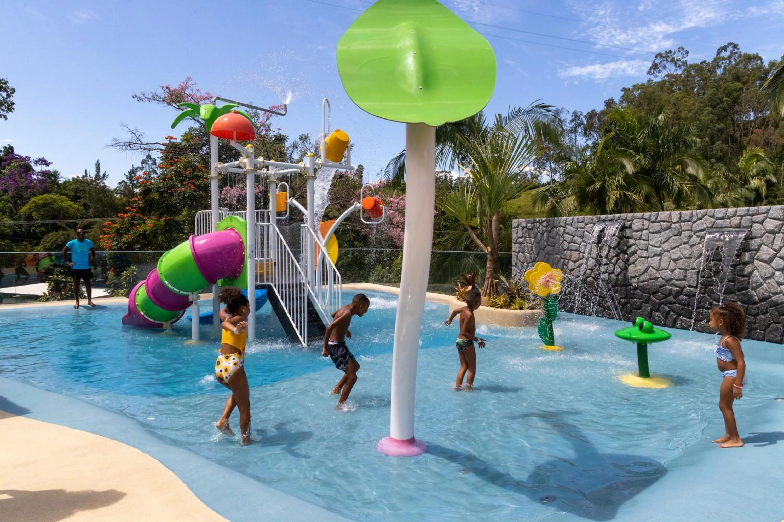 People in Hotel Fazenda Vilarejo All Inclusive