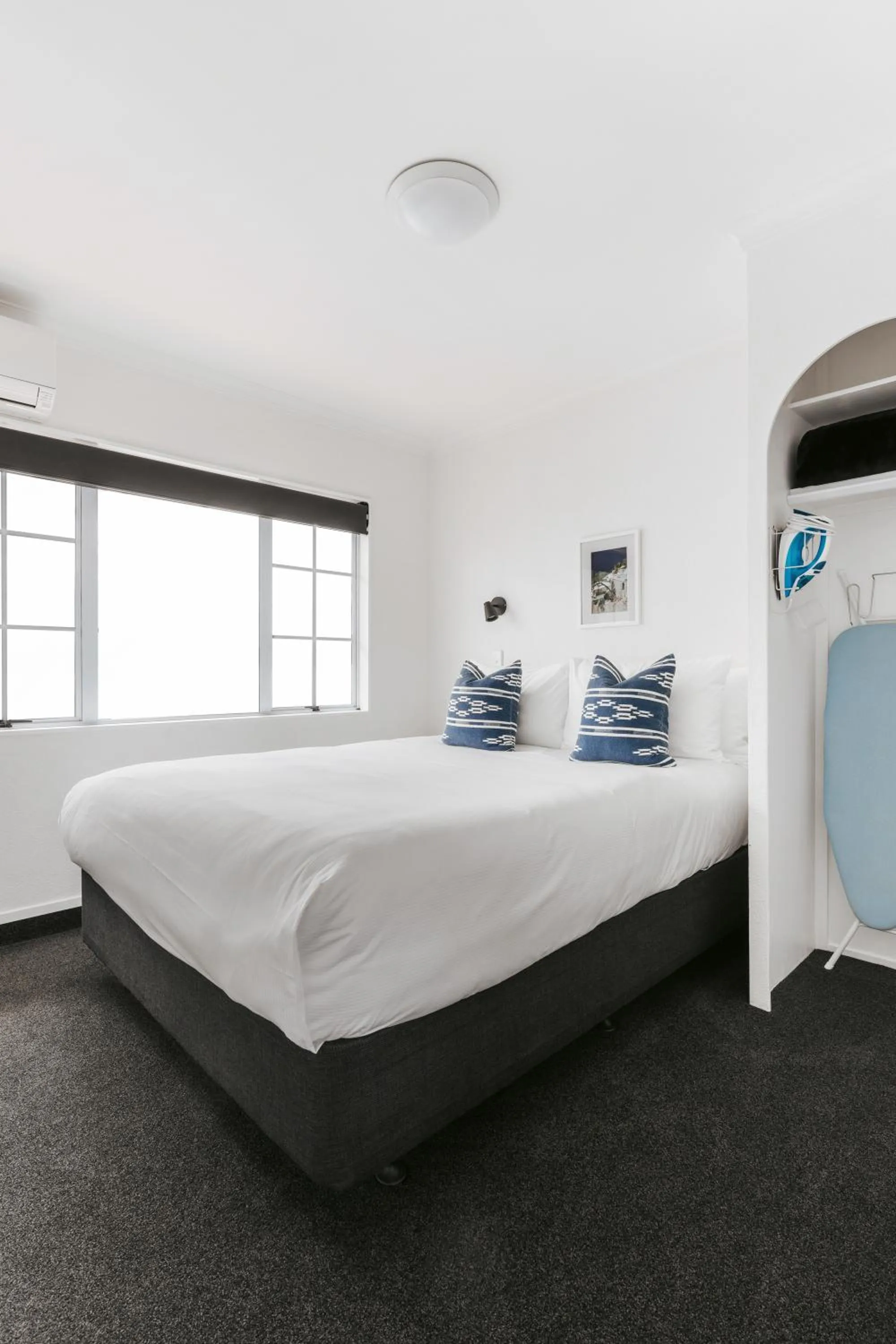 Bed in The Mission Belle Motel