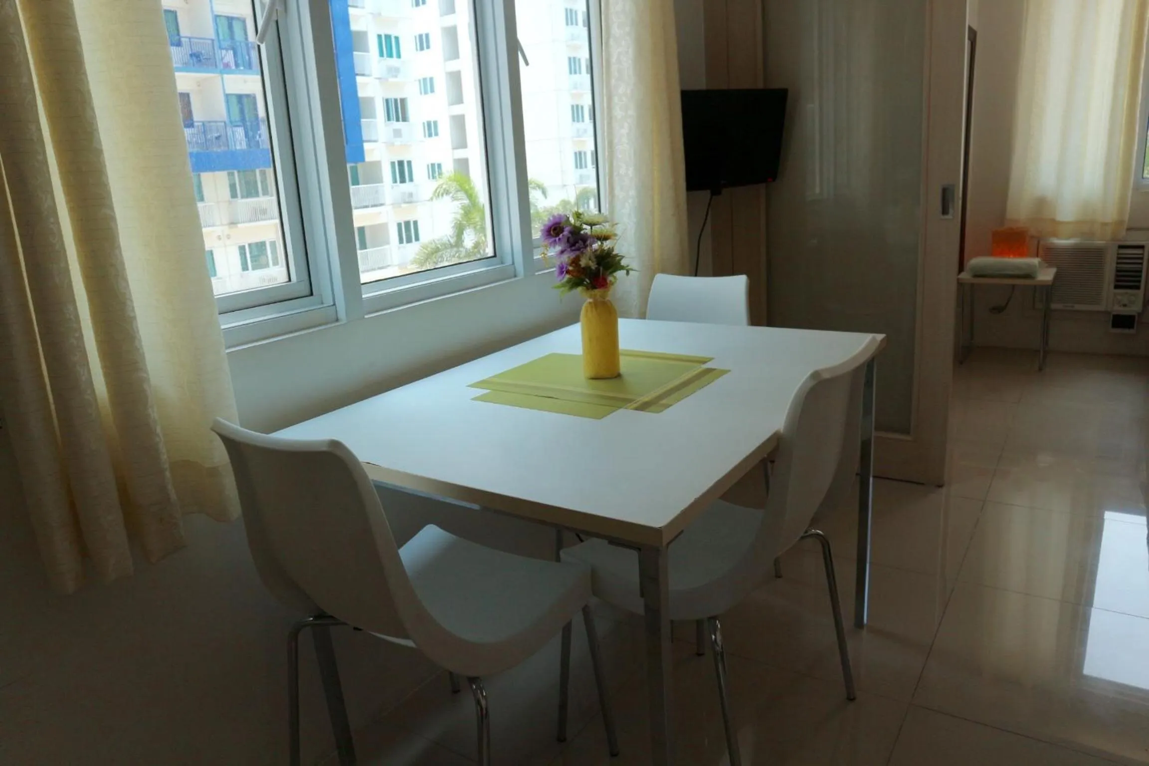 Day in CondoDeal at Sea Residences