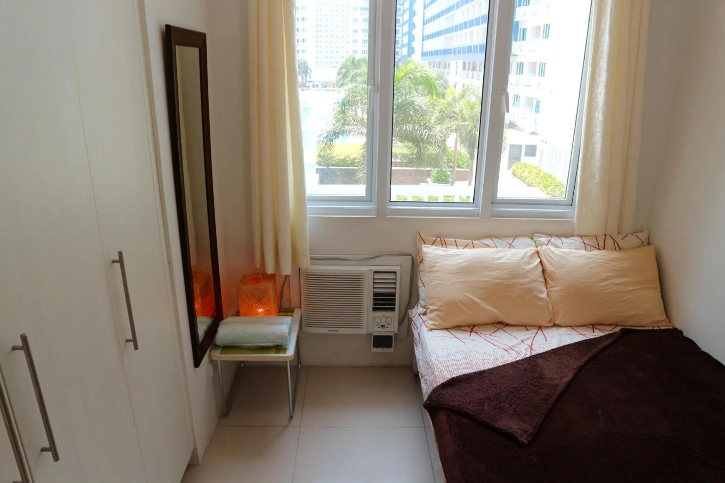 Day, Bed in CondoDeal at Sea Residences