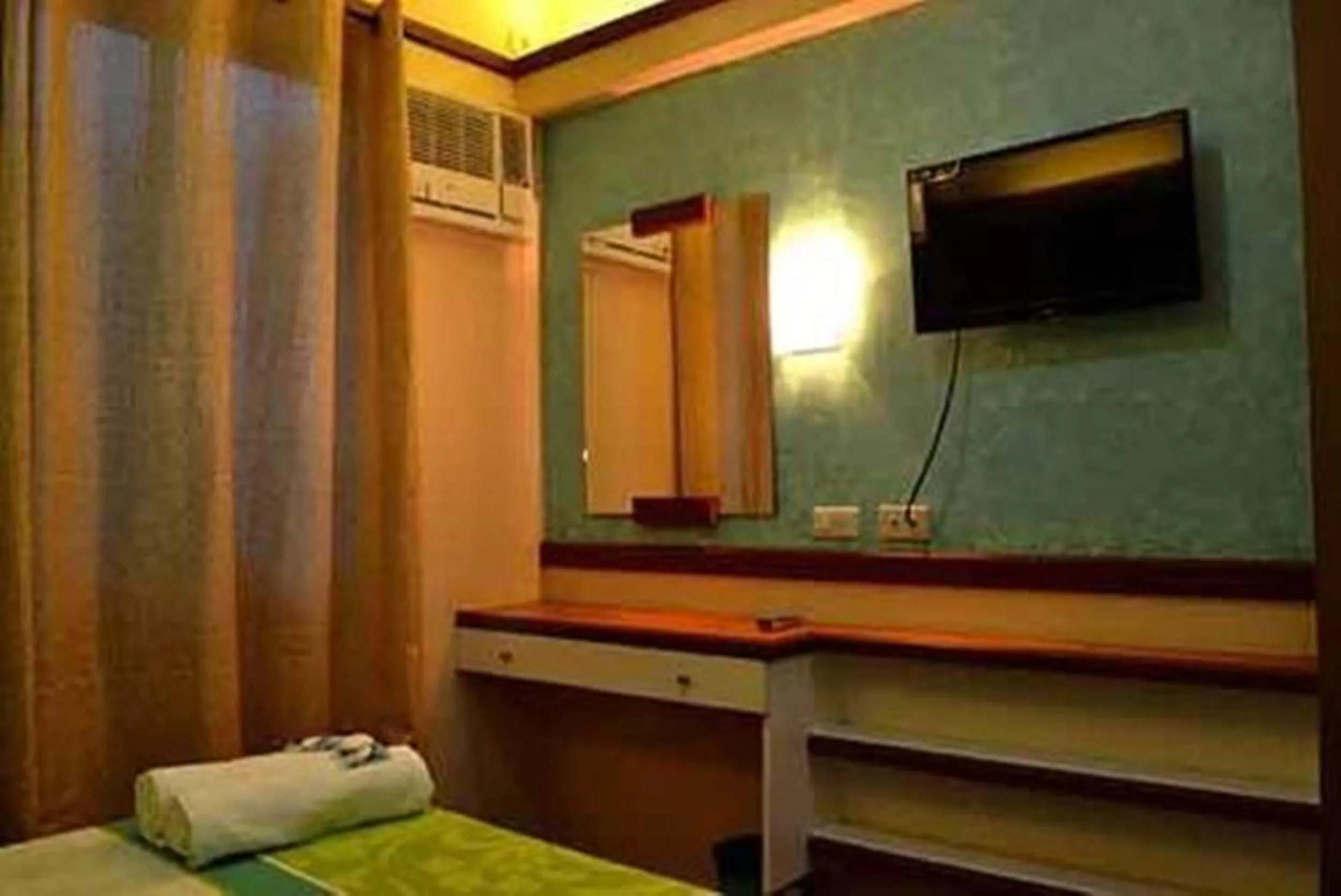 TV and multimedia, Bed in Julieta's Pension House