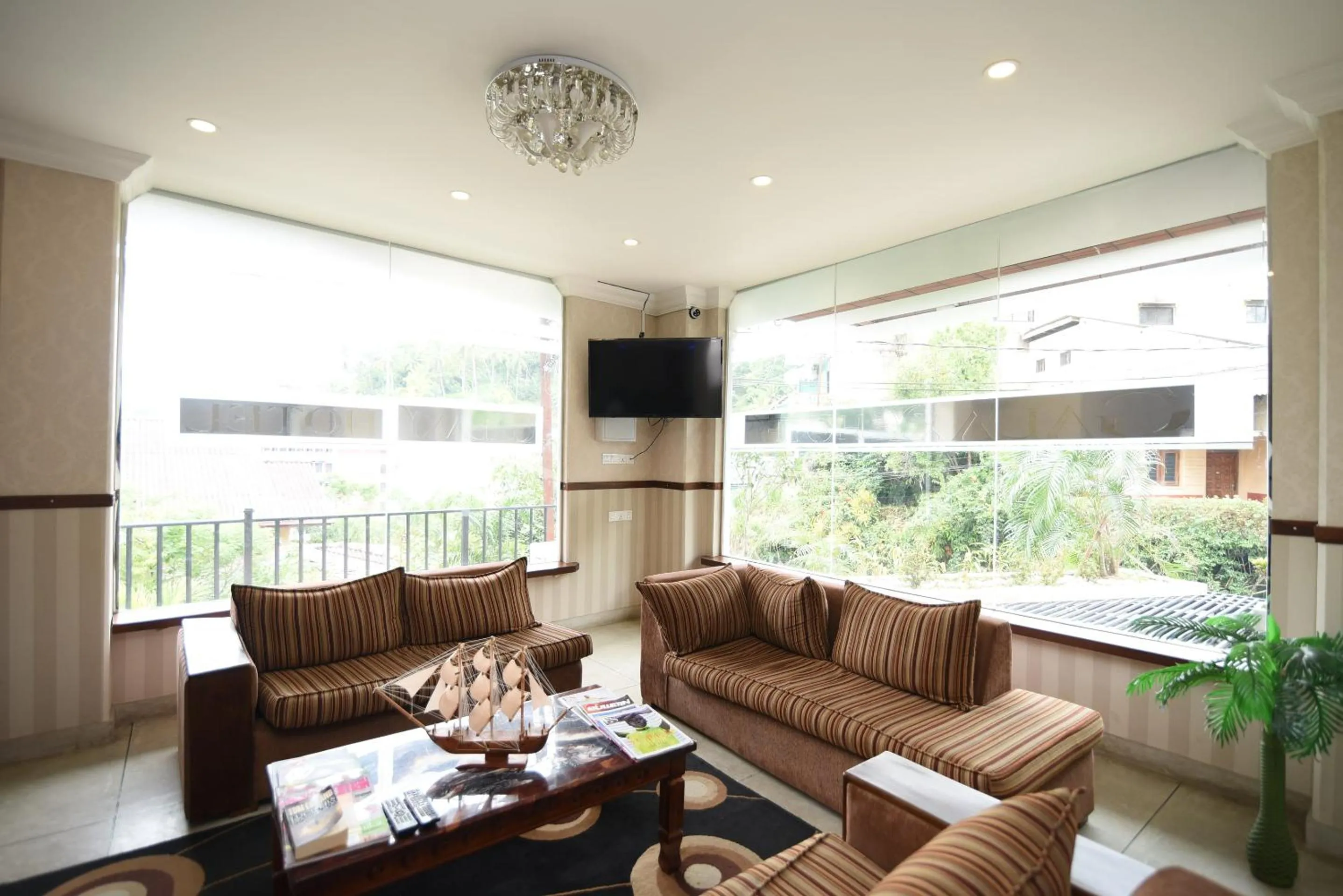 Communal lounge/ TV room in Galaxy City Hotel