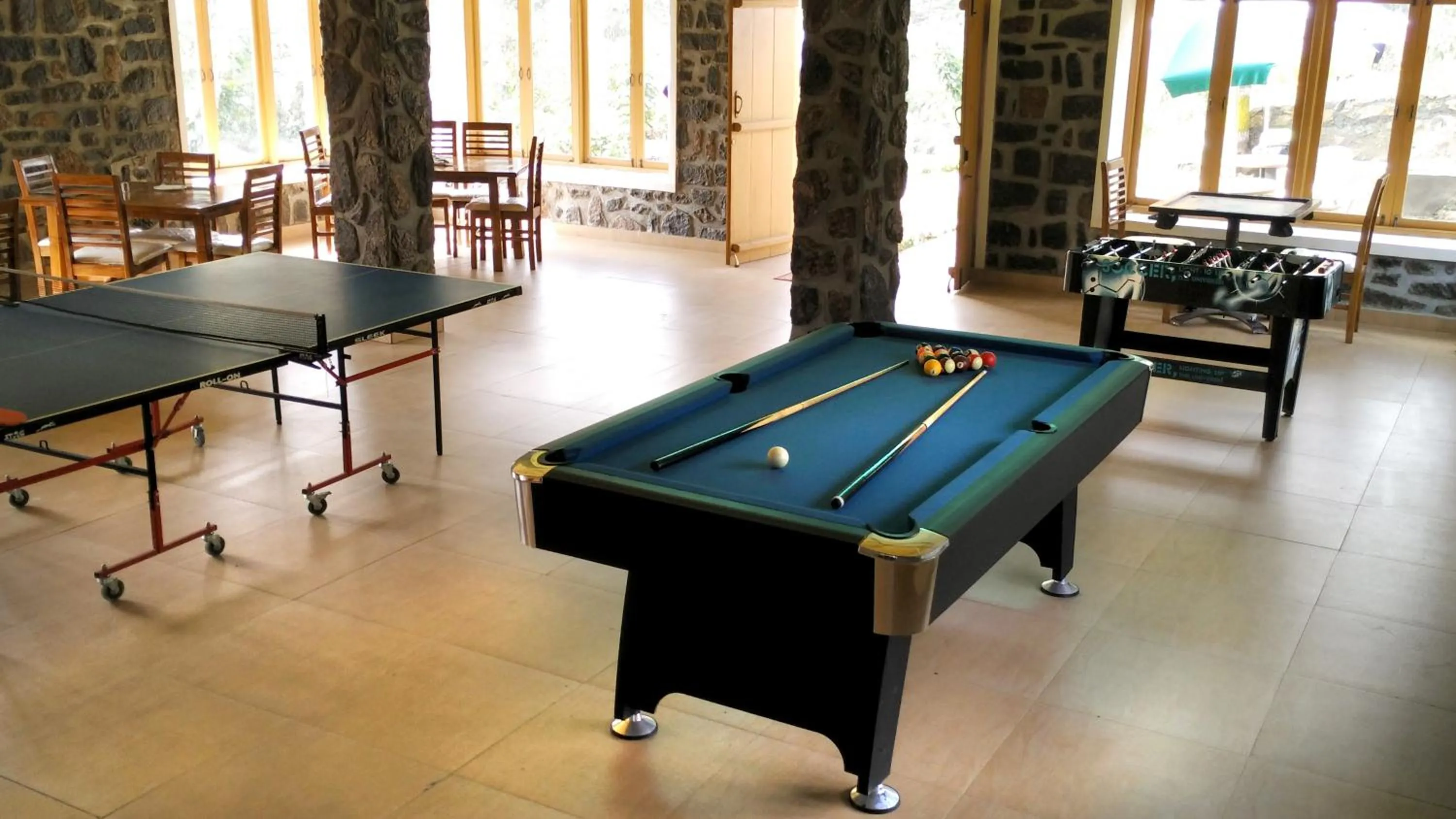 Communal lounge/ TV room in Zacs Valley Resort & Wellness Retreat Kodaikanal