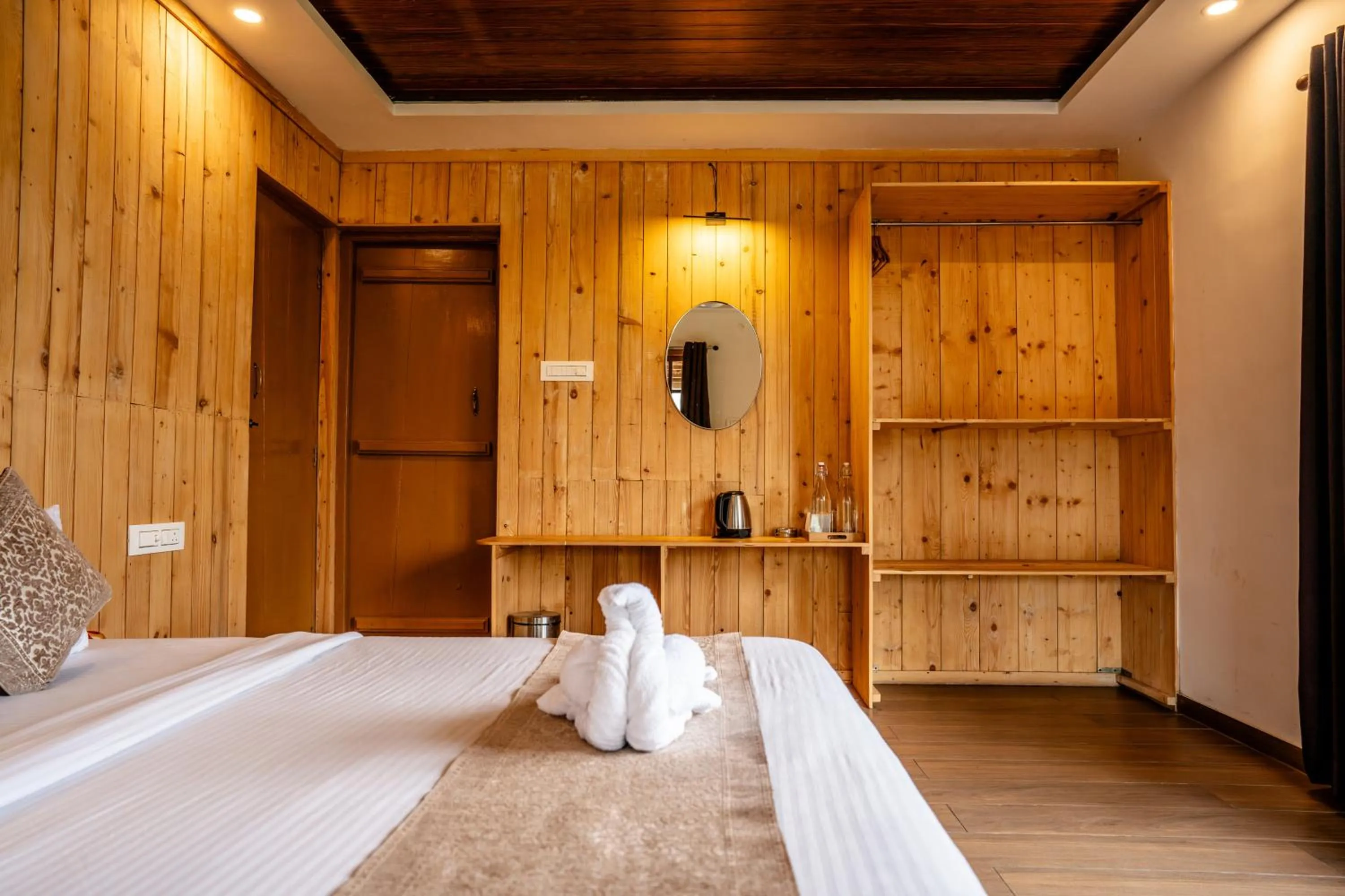 Bedroom, Bed in Zacs Valley Resort & Wellness Retreat Kodaikanal
