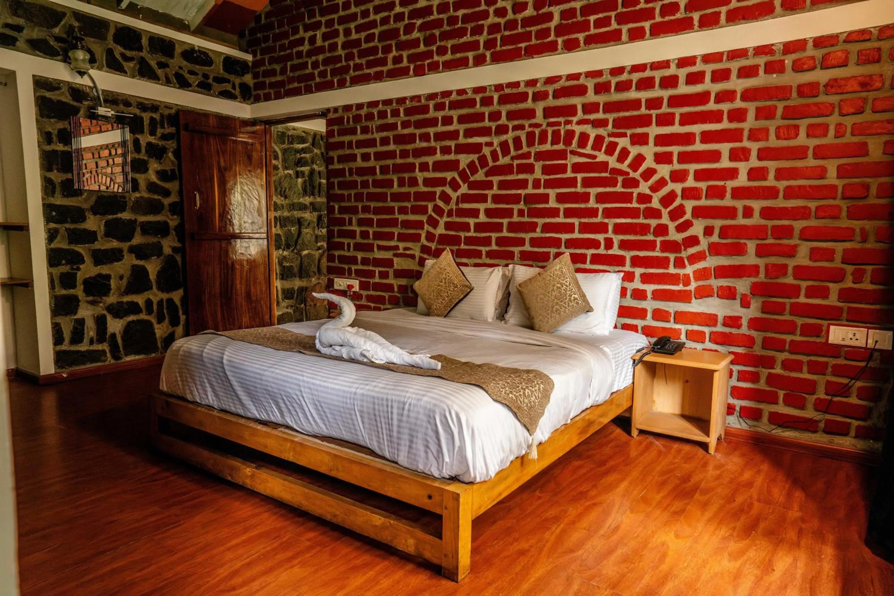 Bedroom, Bed in Zacs Valley Resort & Wellness Retreat Kodaikanal