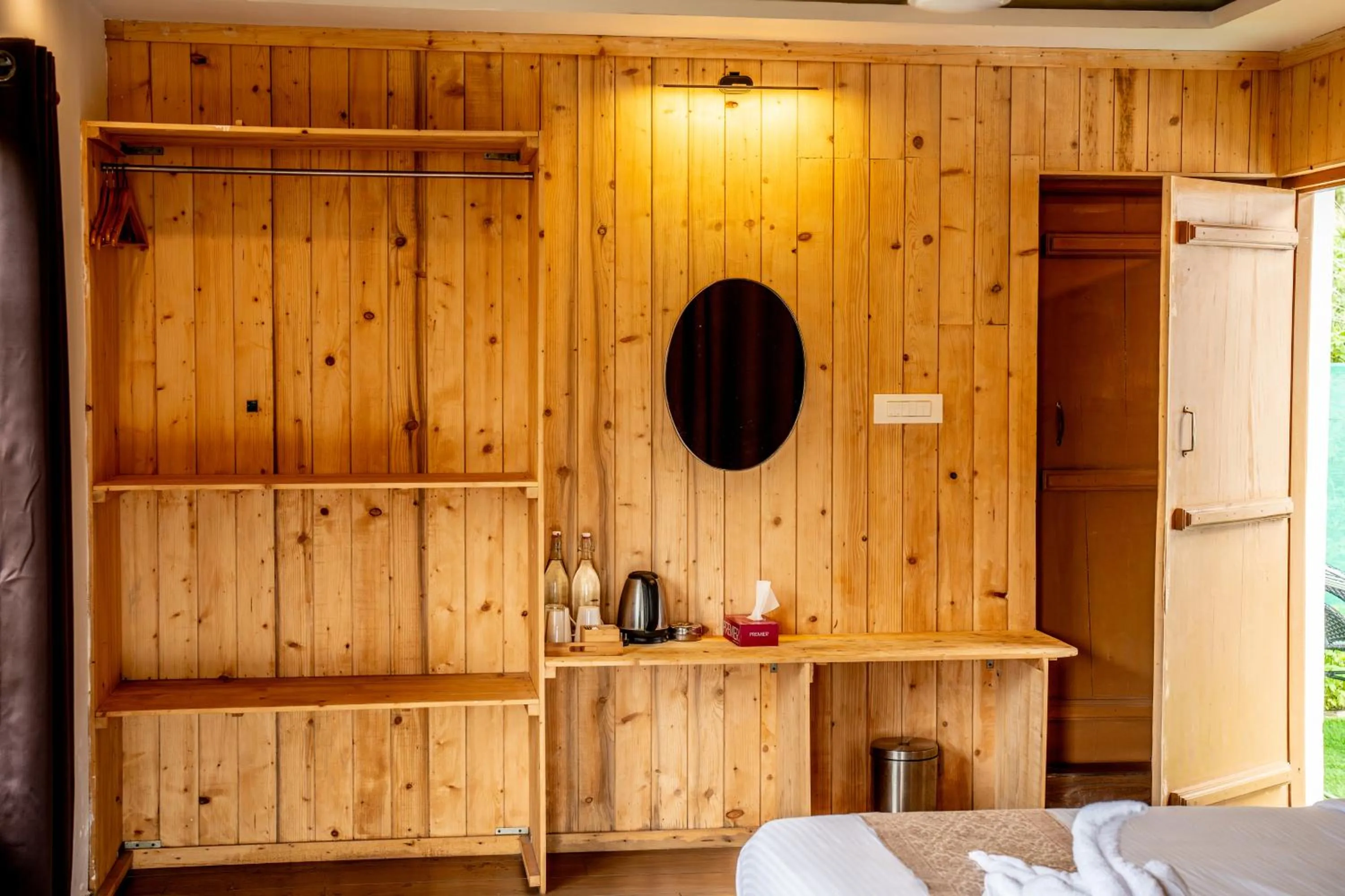 Bedroom, Bed in Zacs Valley Resort & Wellness Retreat Kodaikanal