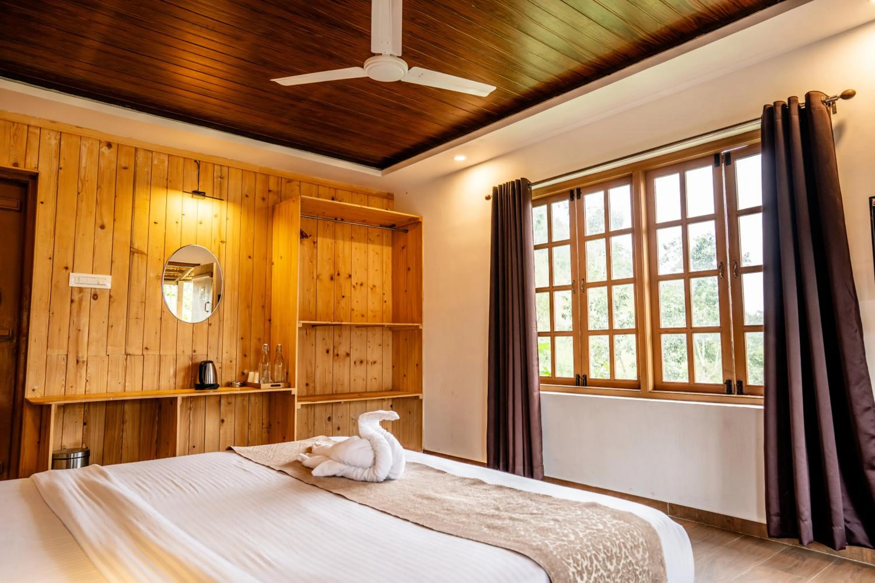 Bed in Zacs Valley Resort & Wellness Retreat Kodaikanal
