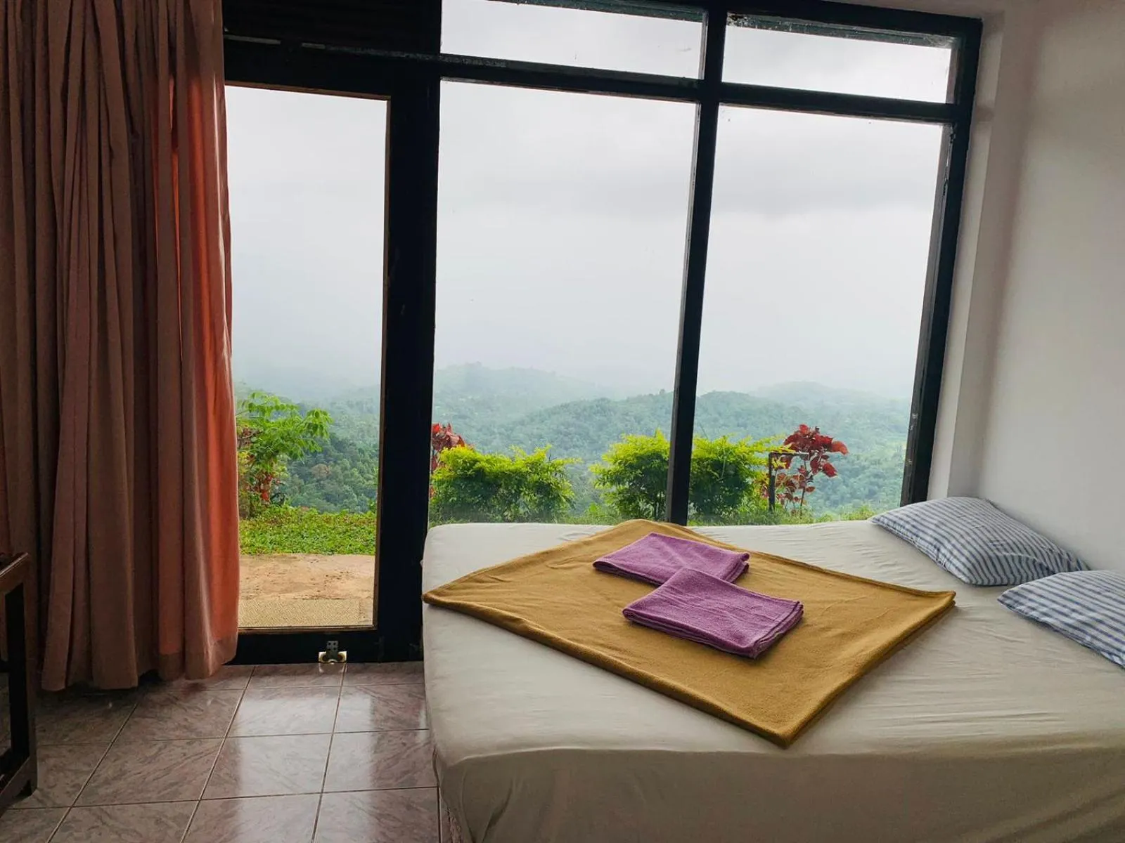 Mountain view, Bed in Green View Holiday Resort