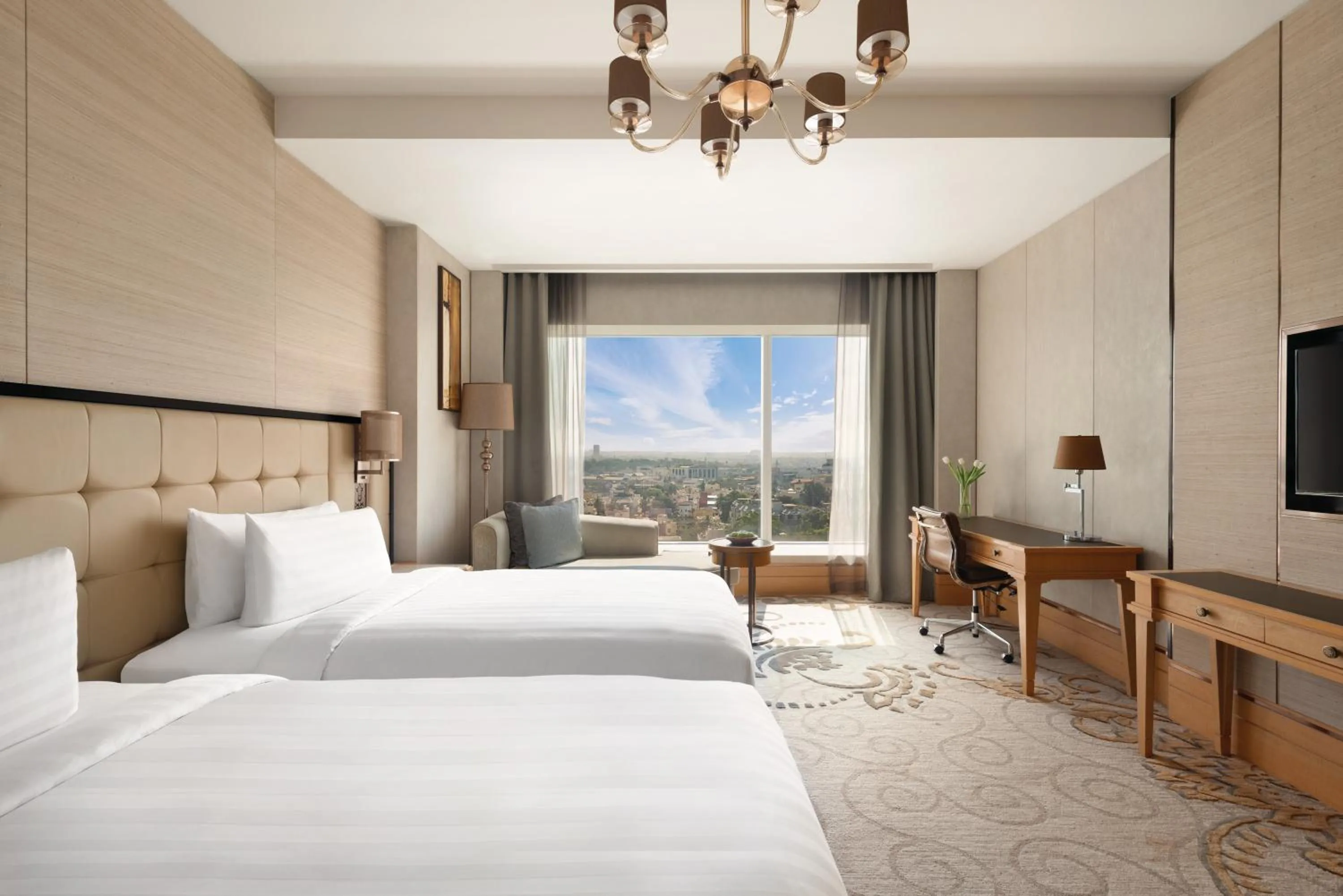 Bedroom, Bed in Shangri-La Bengaluru