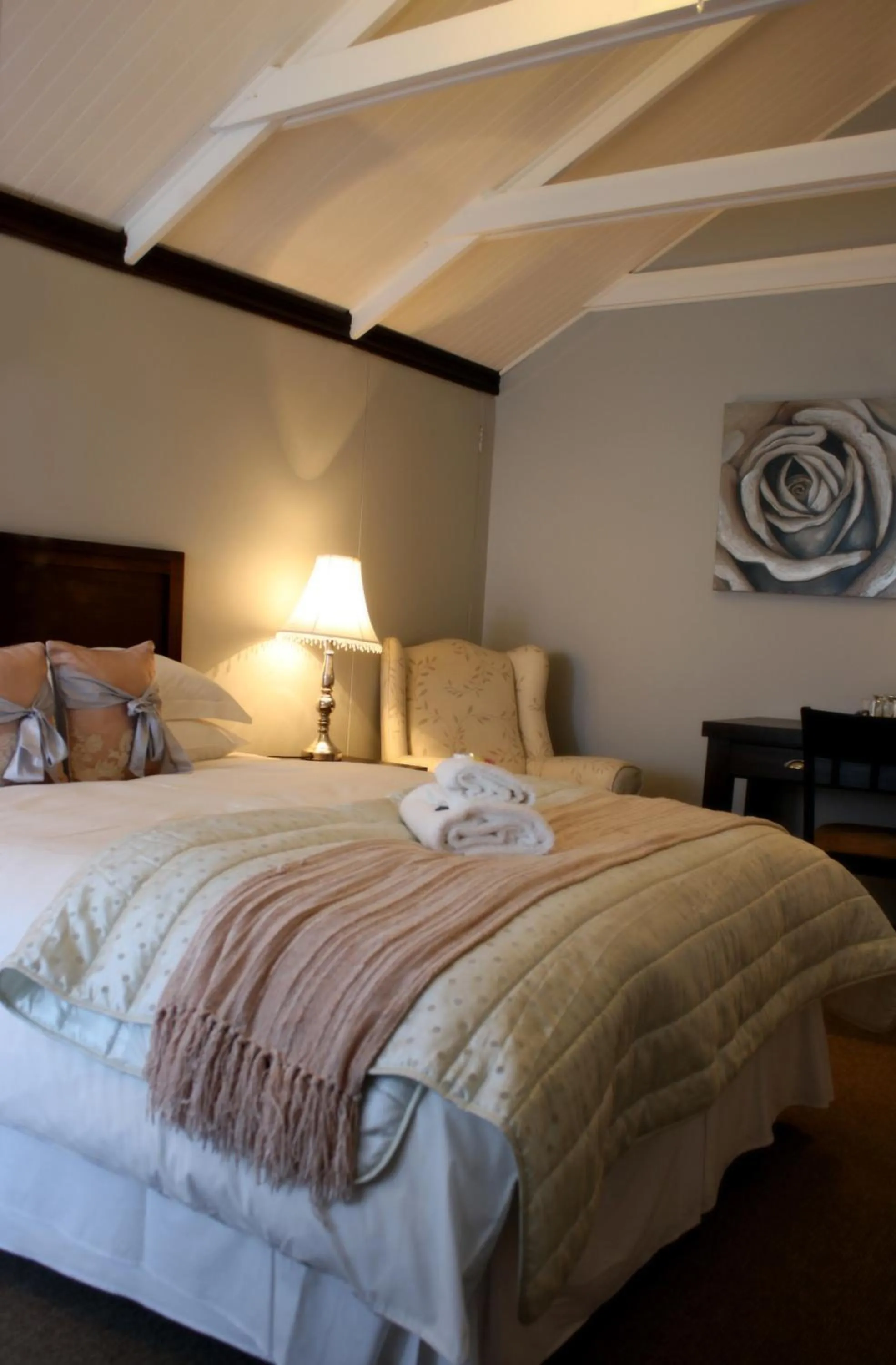 Bed in Lemon & Lime Guesthouse