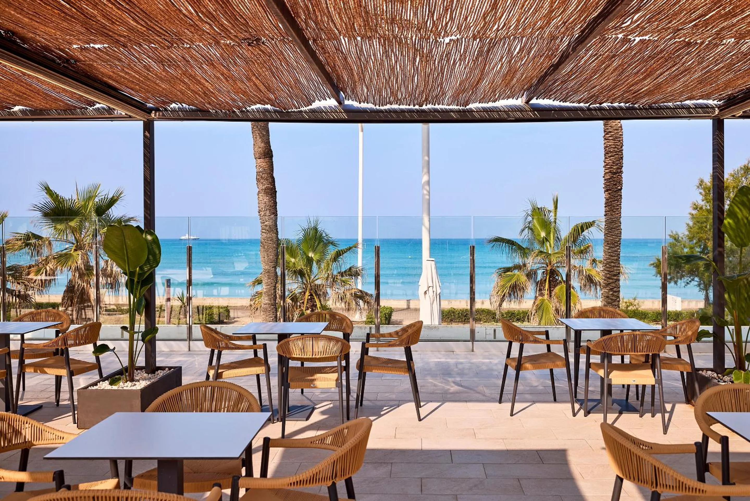 Lounge or bar in Universal Hotel Neptuno - Adults Only