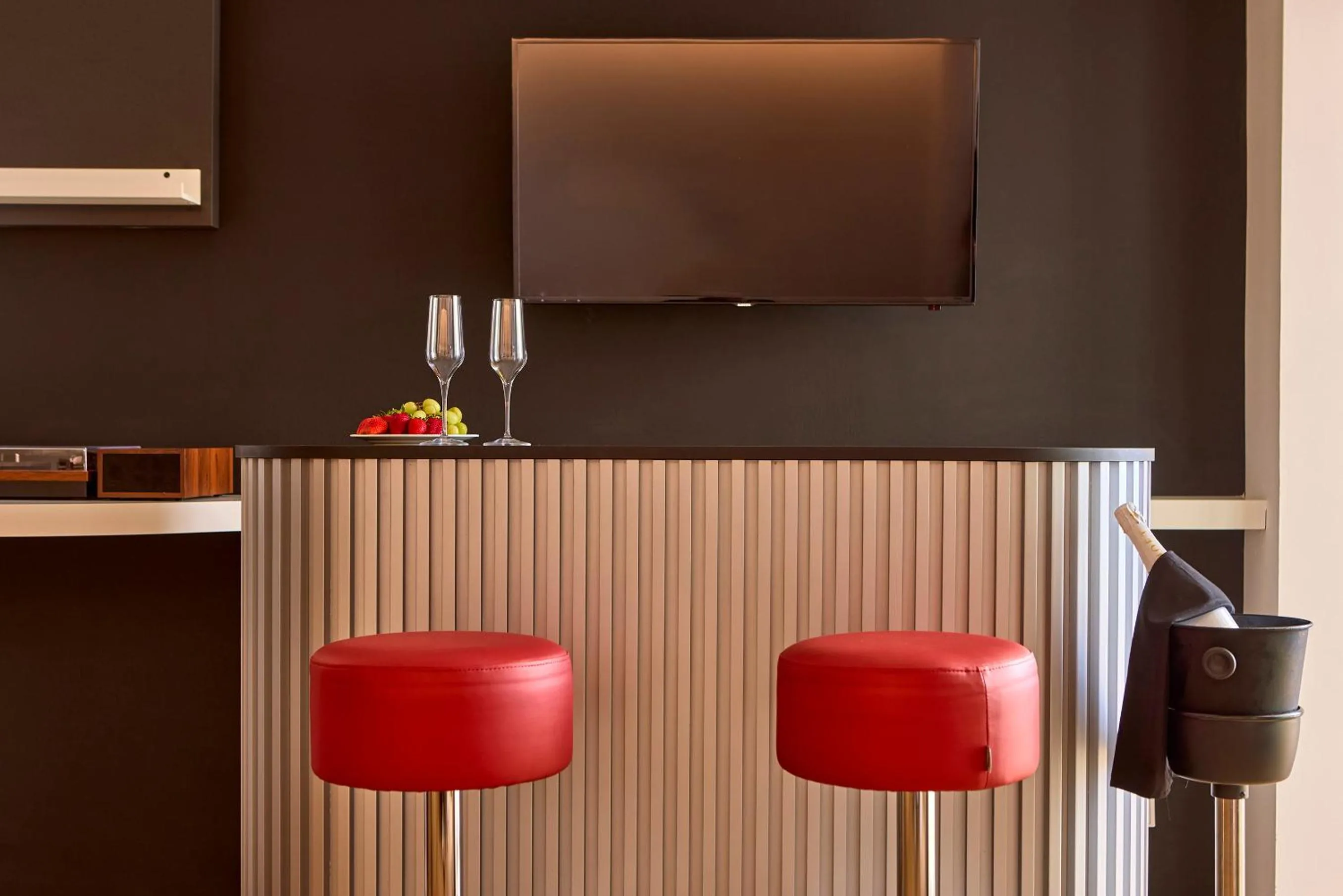 TV and multimedia in Universal Hotel Neptuno - Adults Only