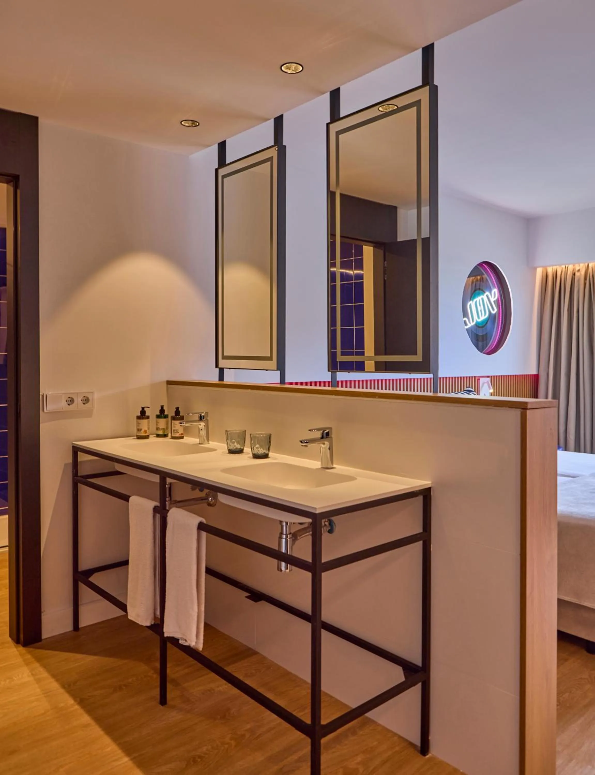 Bathroom in Universal Hotel Neptuno - Adults Only