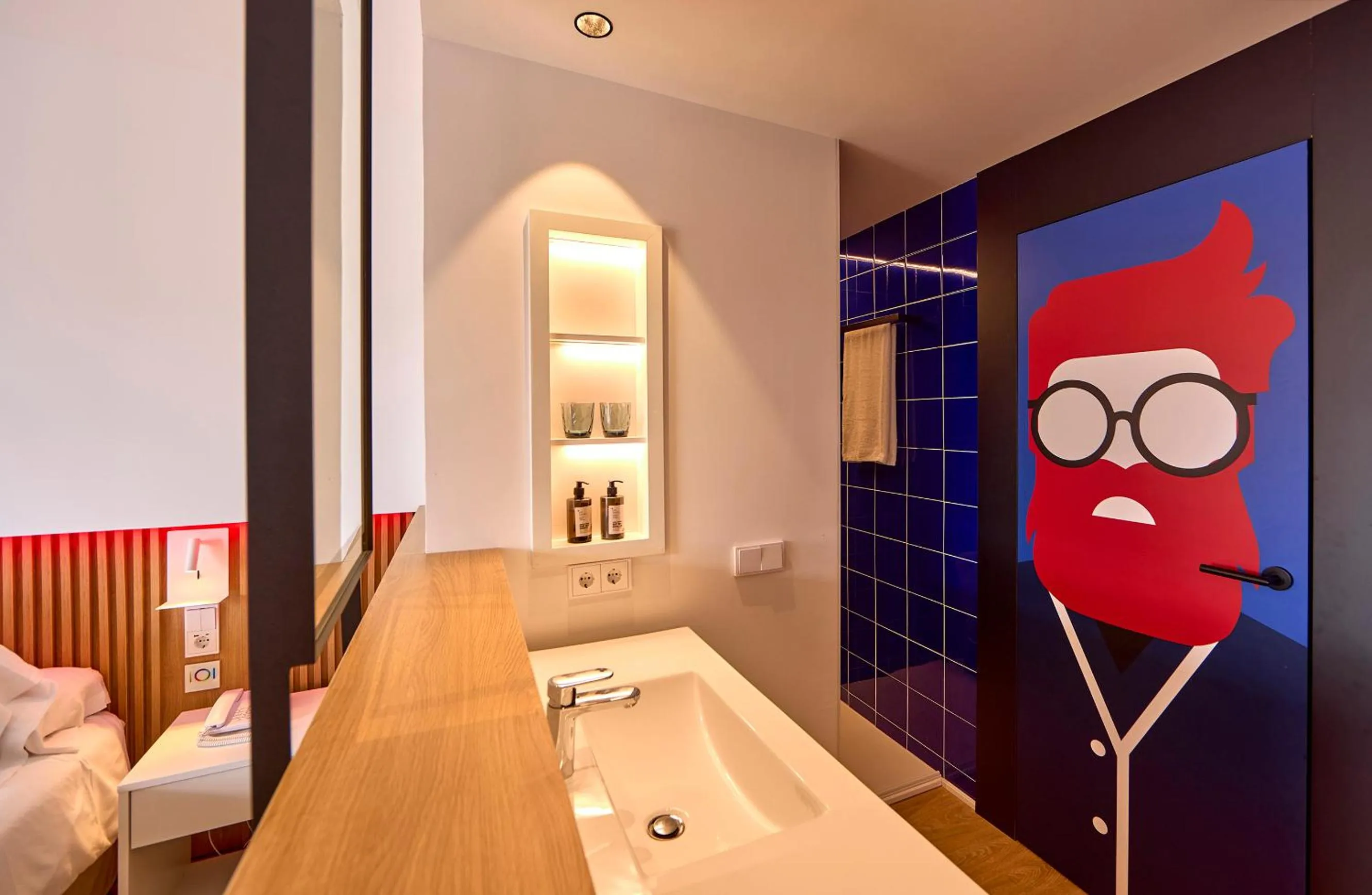 Bathroom, Bed in Universal Hotel Neptuno - Adults Only