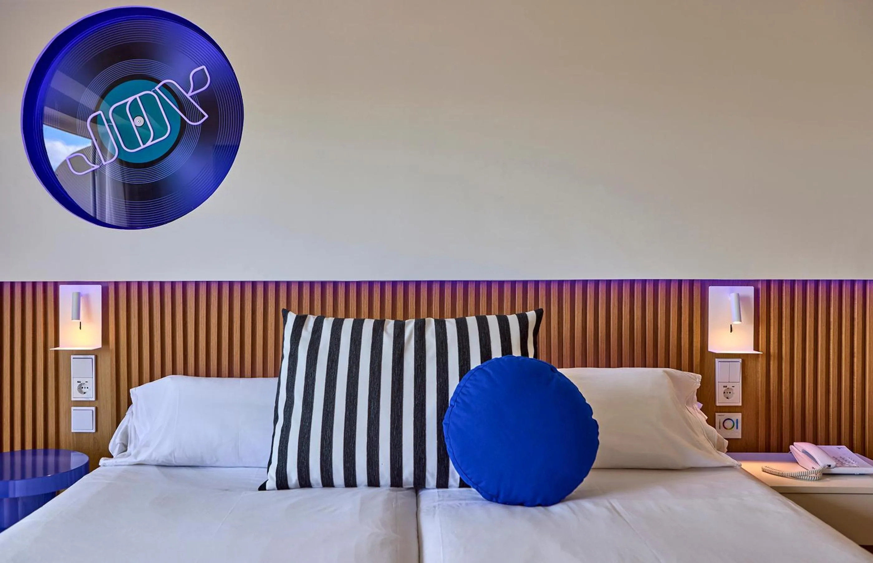 Bed in Universal Hotel Neptuno - Adults Only