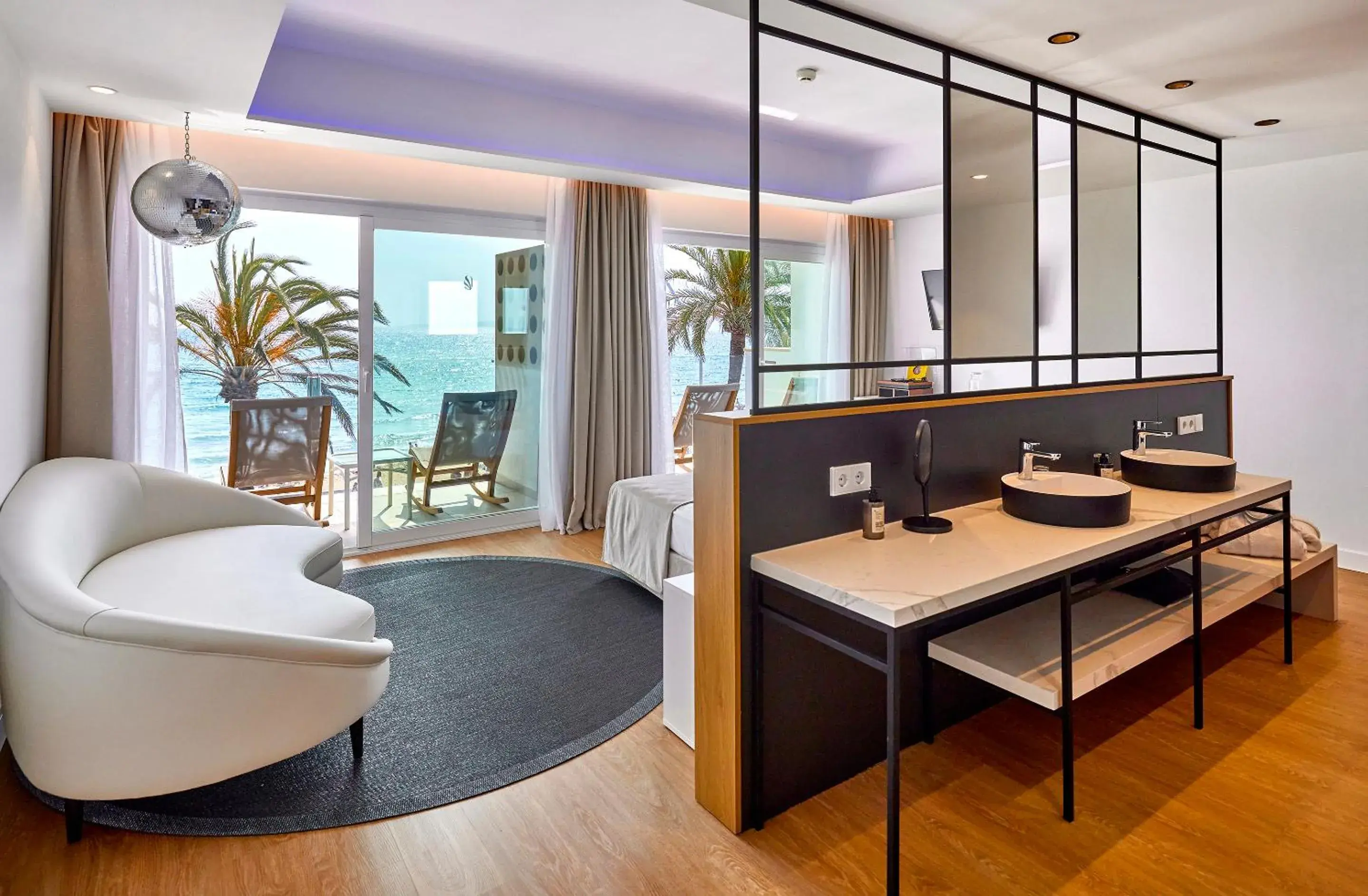 Junior Suite Front Sea View in Universal Hotel Neptuno - Adults Only Junior Suite Front Sea View in Universal Hotel Neptuno - Adults Only